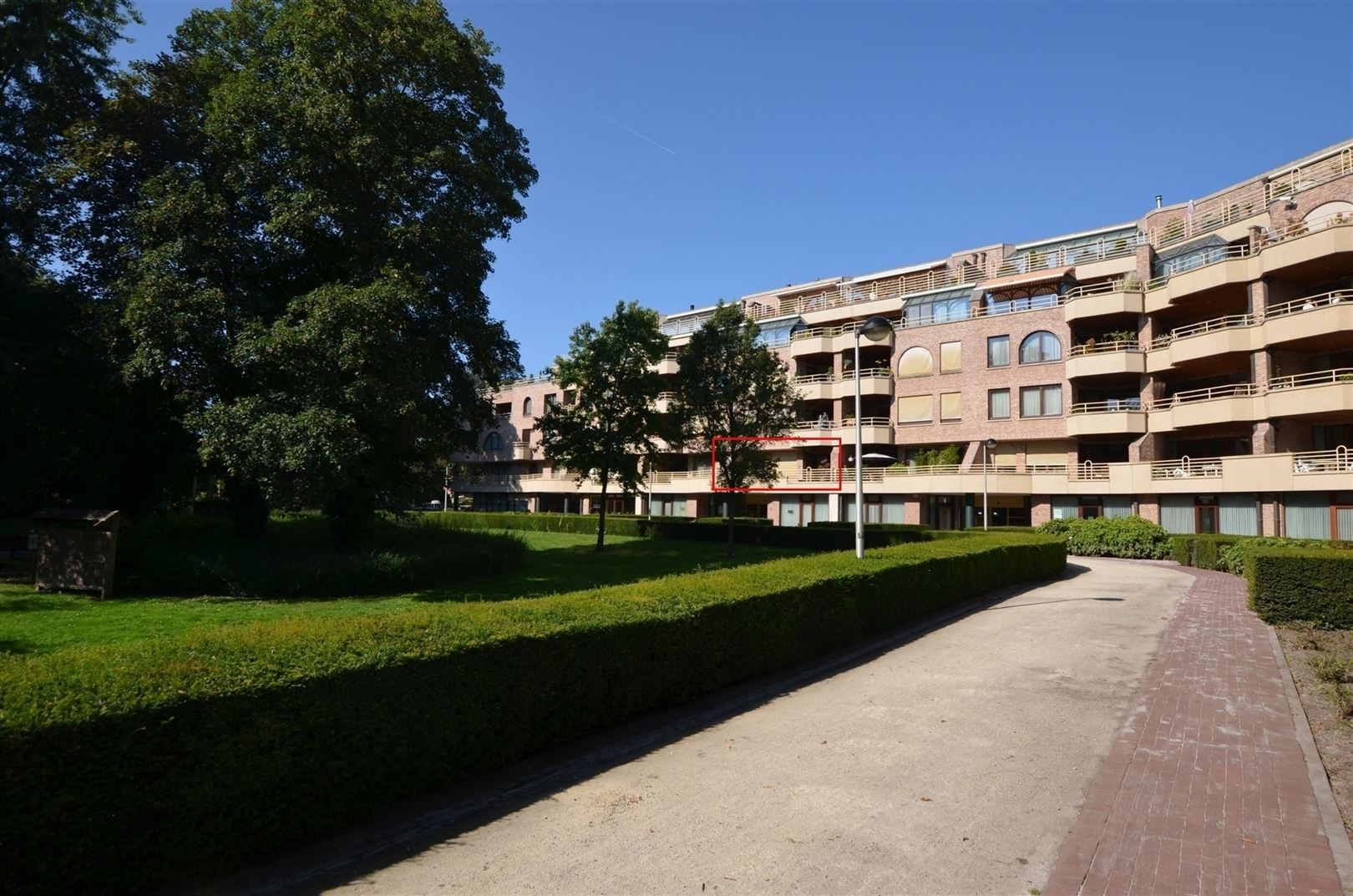 Aangenaam ruim appartement op toplocatie. foto {{pictureIndex}}