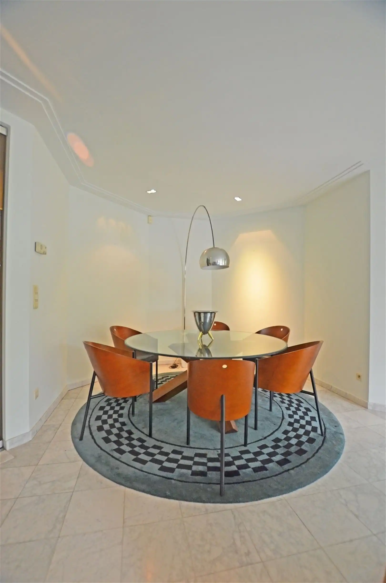 Aangenaam ruim appartement op toplocatie. foto {{pictureIndex}}