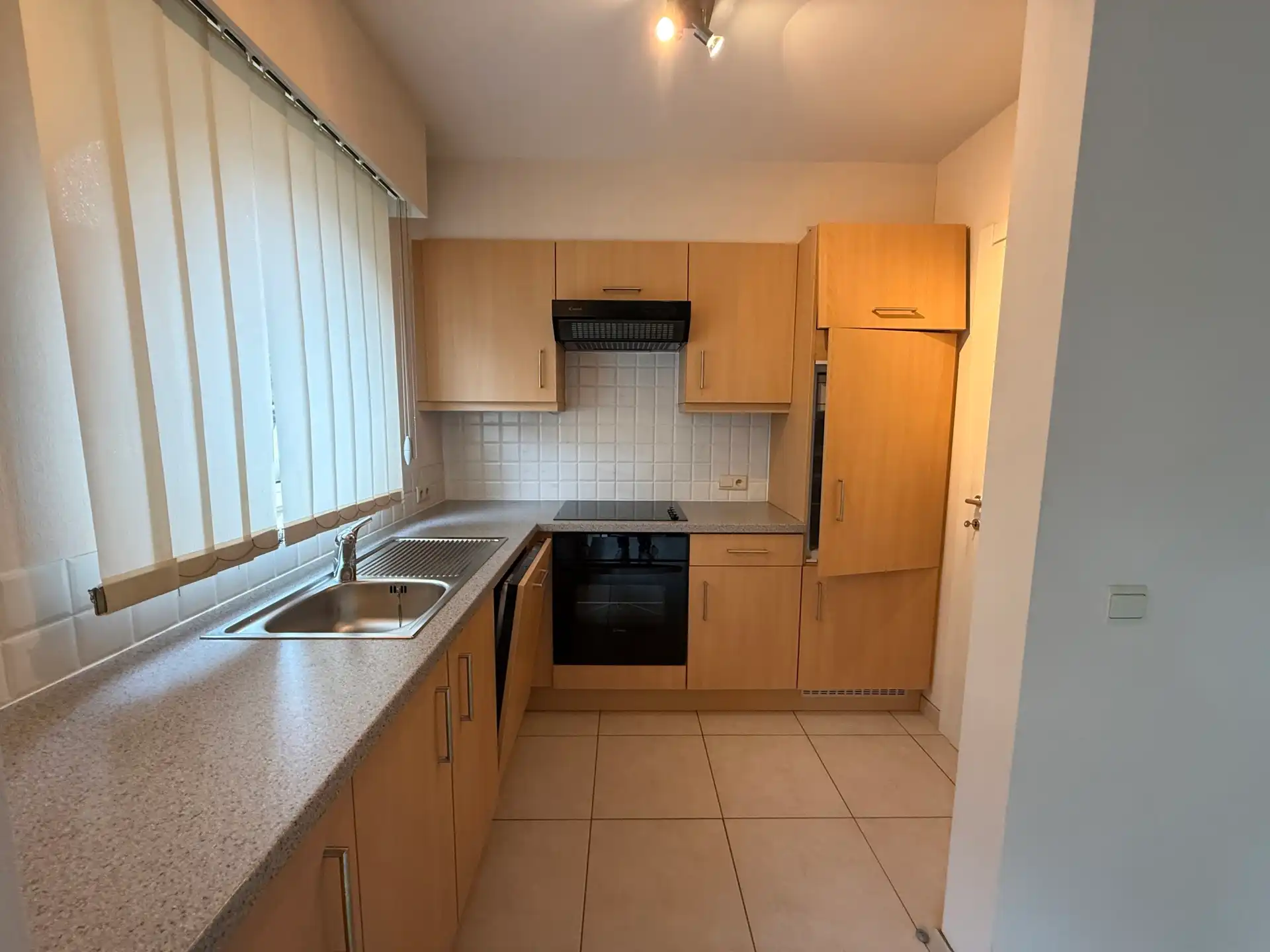 ERONDEGEM - Gelijkvloers appartement met ruim terras én garage. foto 4