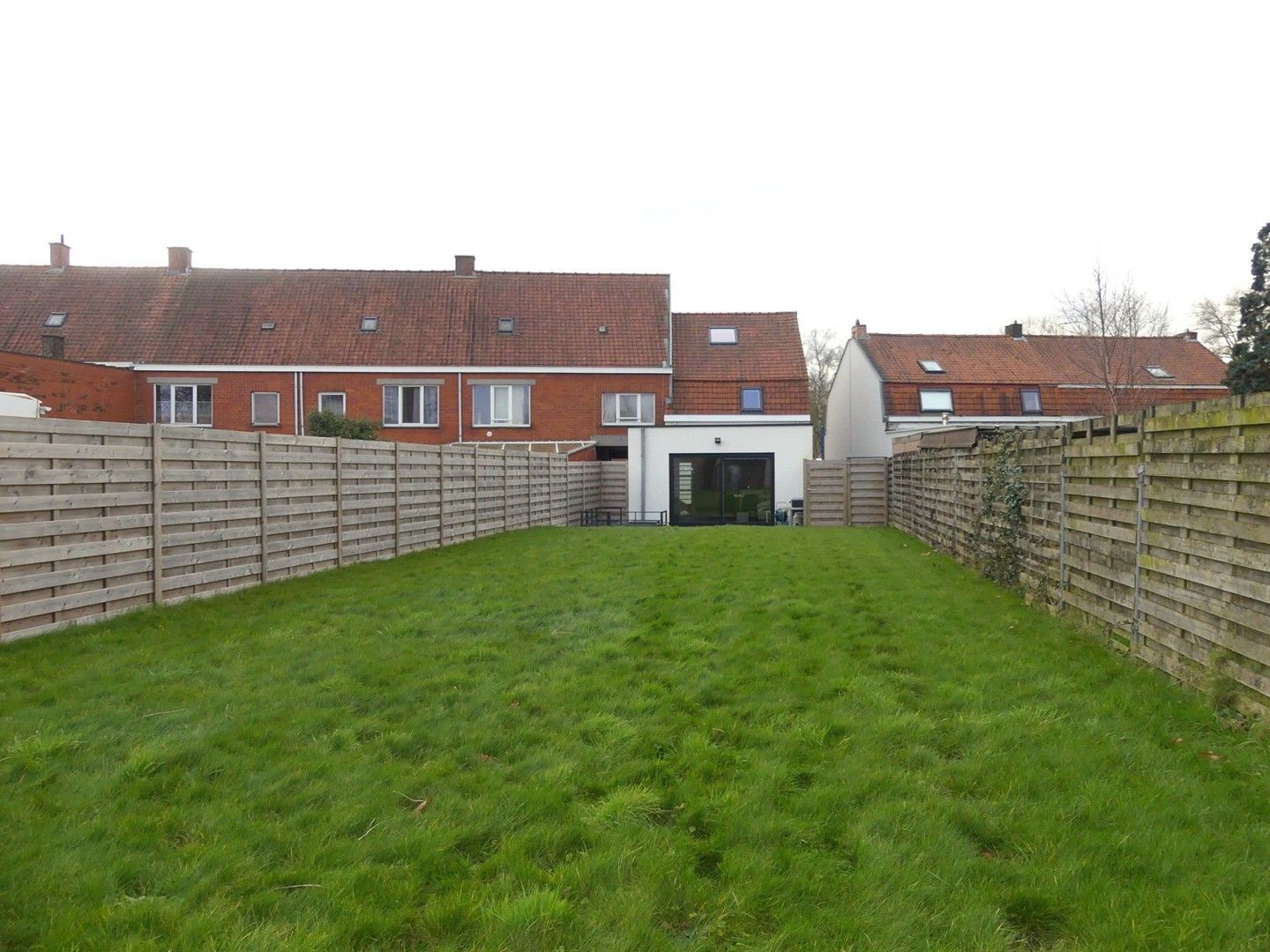 Totaal gerenoveerde woonst met 3 à 4 slaapkamers en grote tuin - nabij centrum foto 14