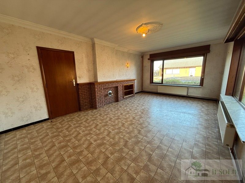 Woning op breed perceel - achterliggend natuurgebied - stal foto 9