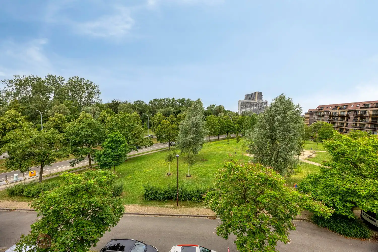 Ruim en lichtrijk appartement met twee terrassen en uitzicht op het Vijverpark aan de rand van Anderlecht 🌿 foto 8