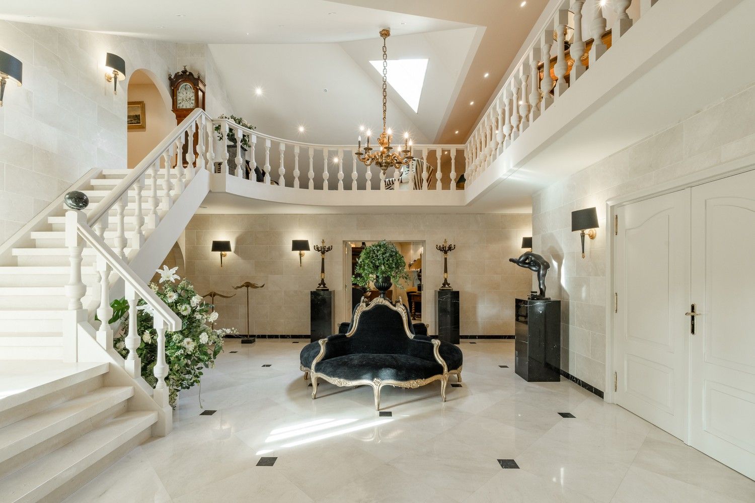 Prachtige villa op een uitzonderlijk domein van 20600m² foto 2