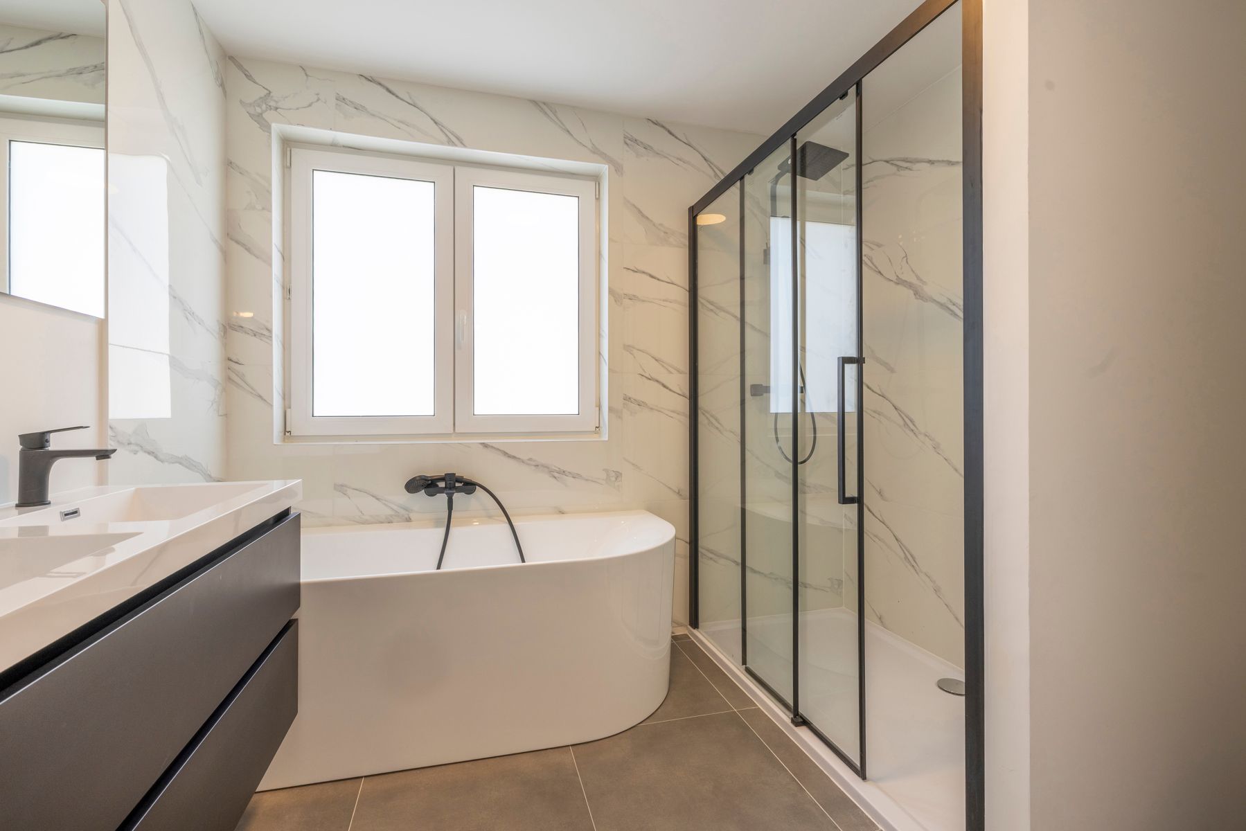 Prachtig vernieuwde woning met bijgebouw en tuin in Heusden foto 11