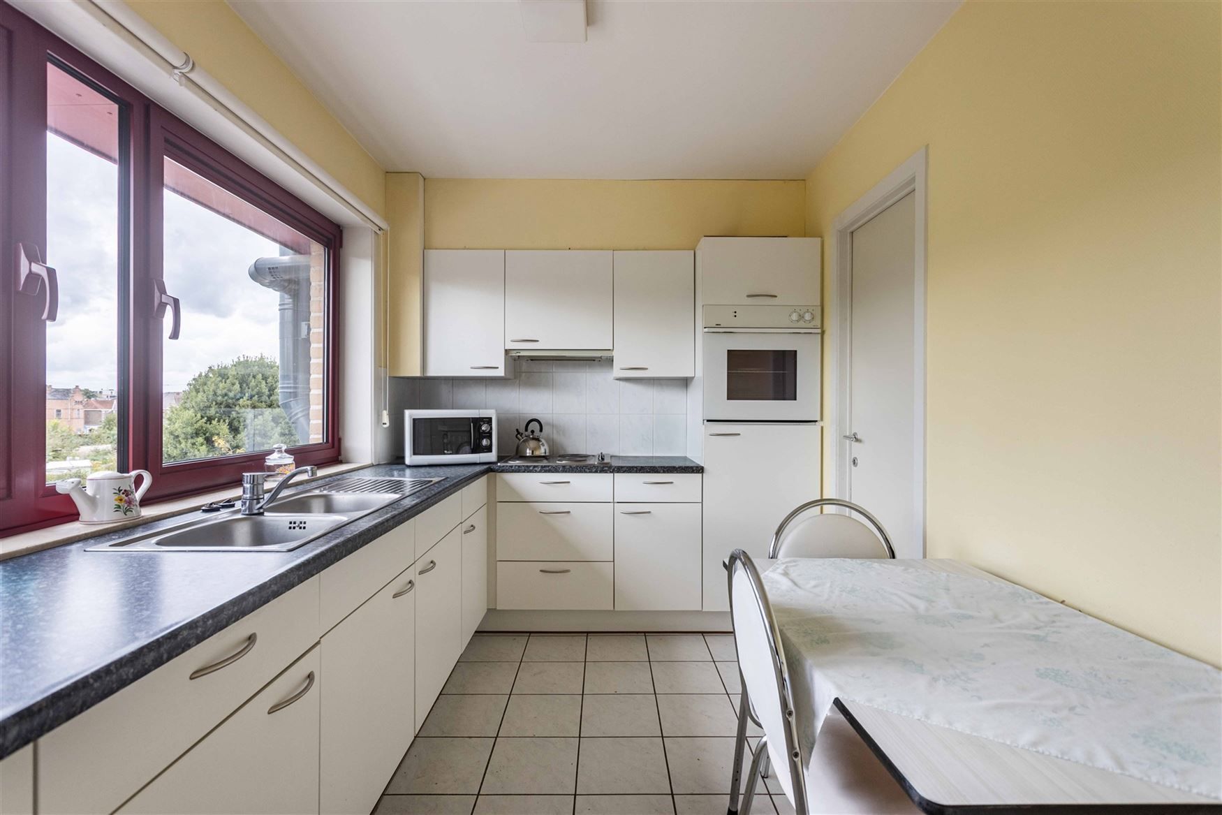 Instapklaar appartement met zonnig terras en topligging in Oudenaarde! foto 7