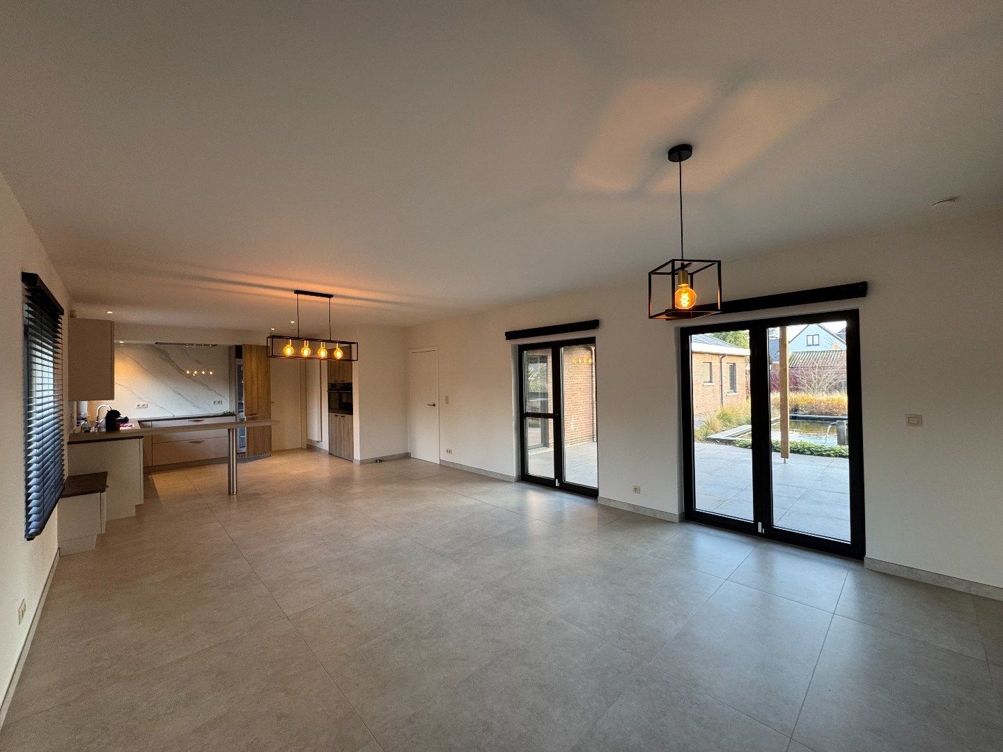 een instapklare 4-gevelwoning met tuin foto 4