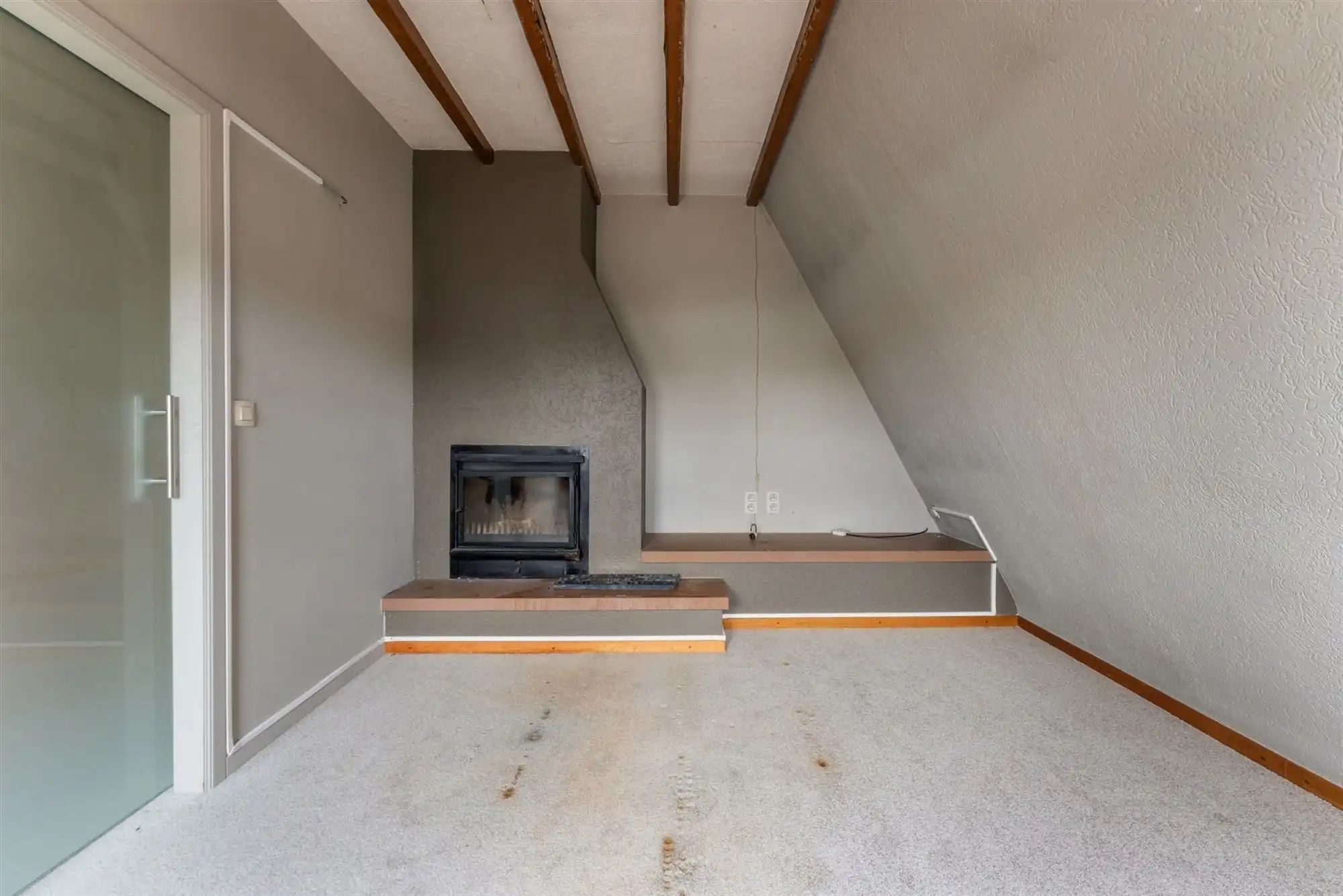 HANDELSPAND MET GOEDE VISIBILITEIT EN RUIME PARKING MET BOVENLIGGEND APPARTEMENT IN HEUSDEN-ZOLDER foto 11