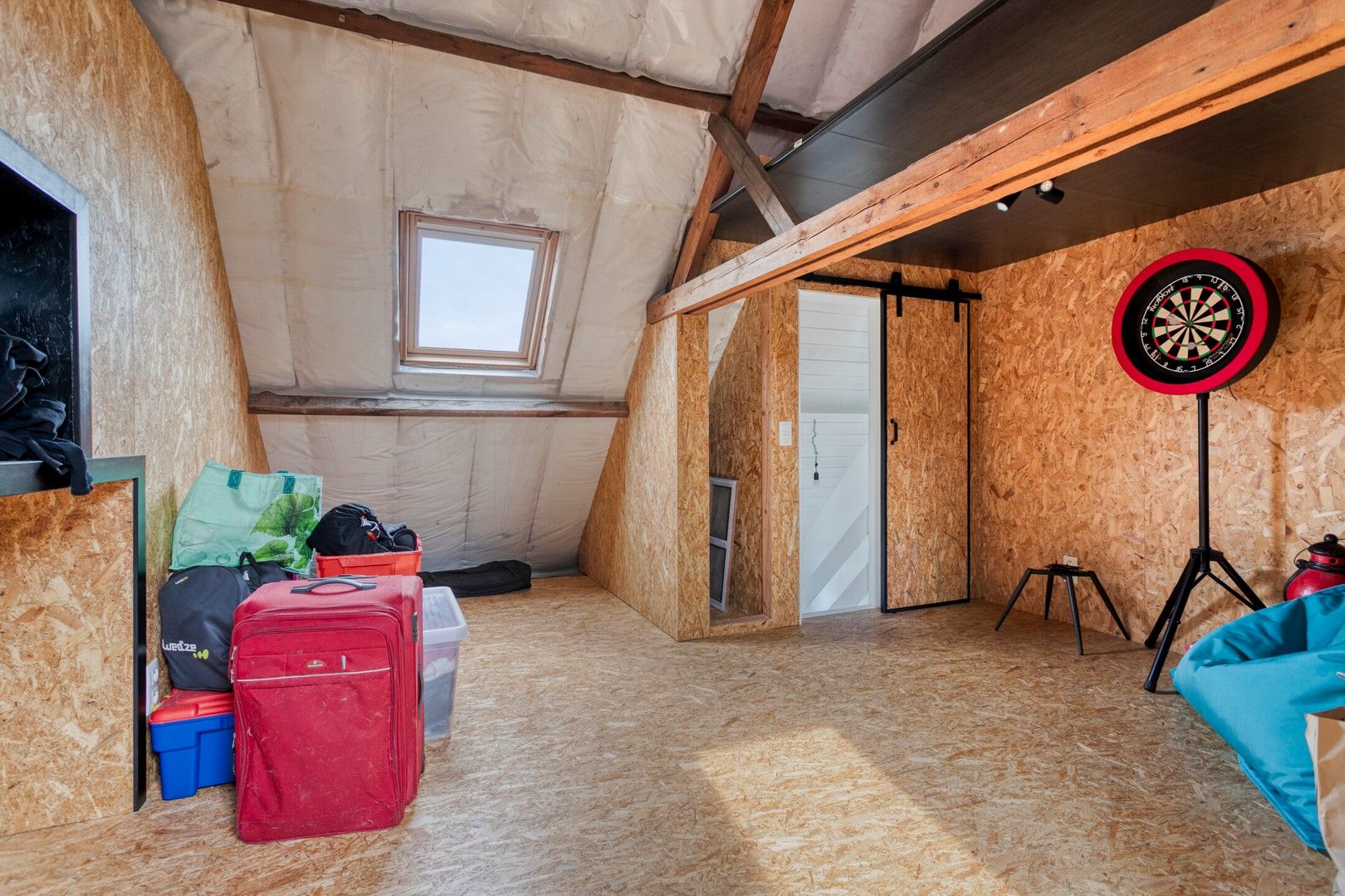 Charmante instapklare woning in hartje Waregem foto 19