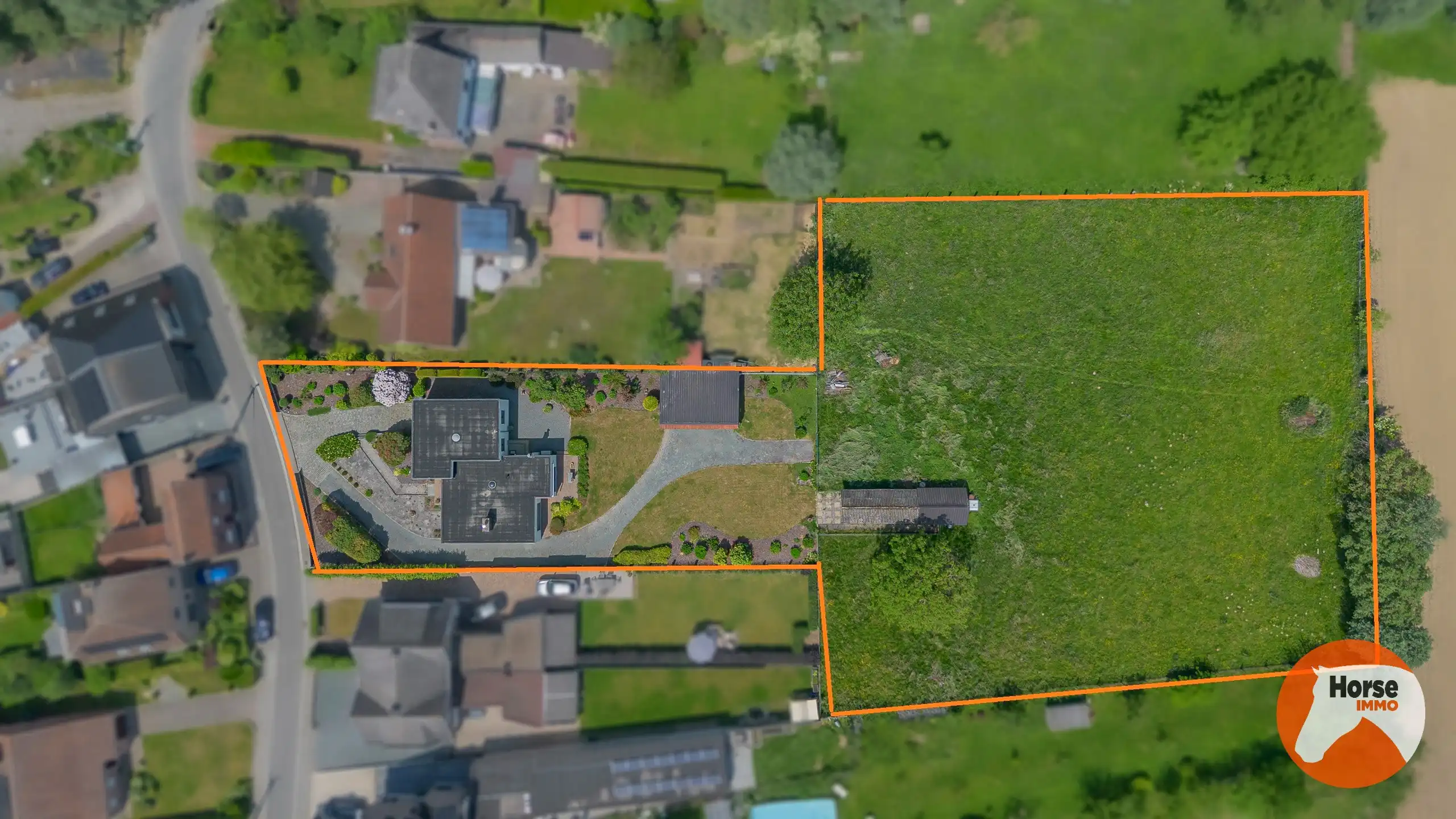 HILLEGEM -Architectenwoning met 3 slp/garage en weide op 48a foto 2