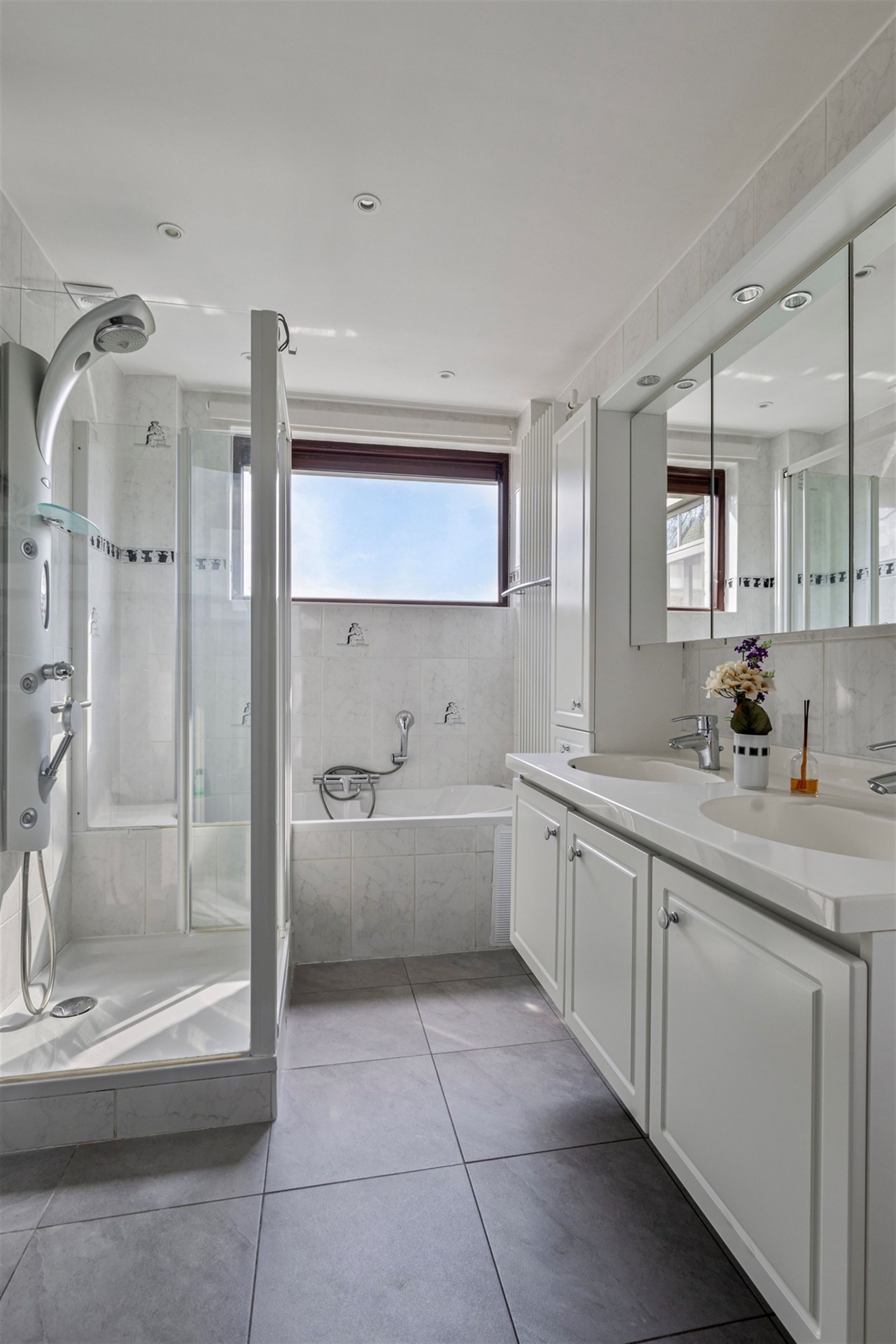 Ruime woning met veel mogelijkheden foto 16