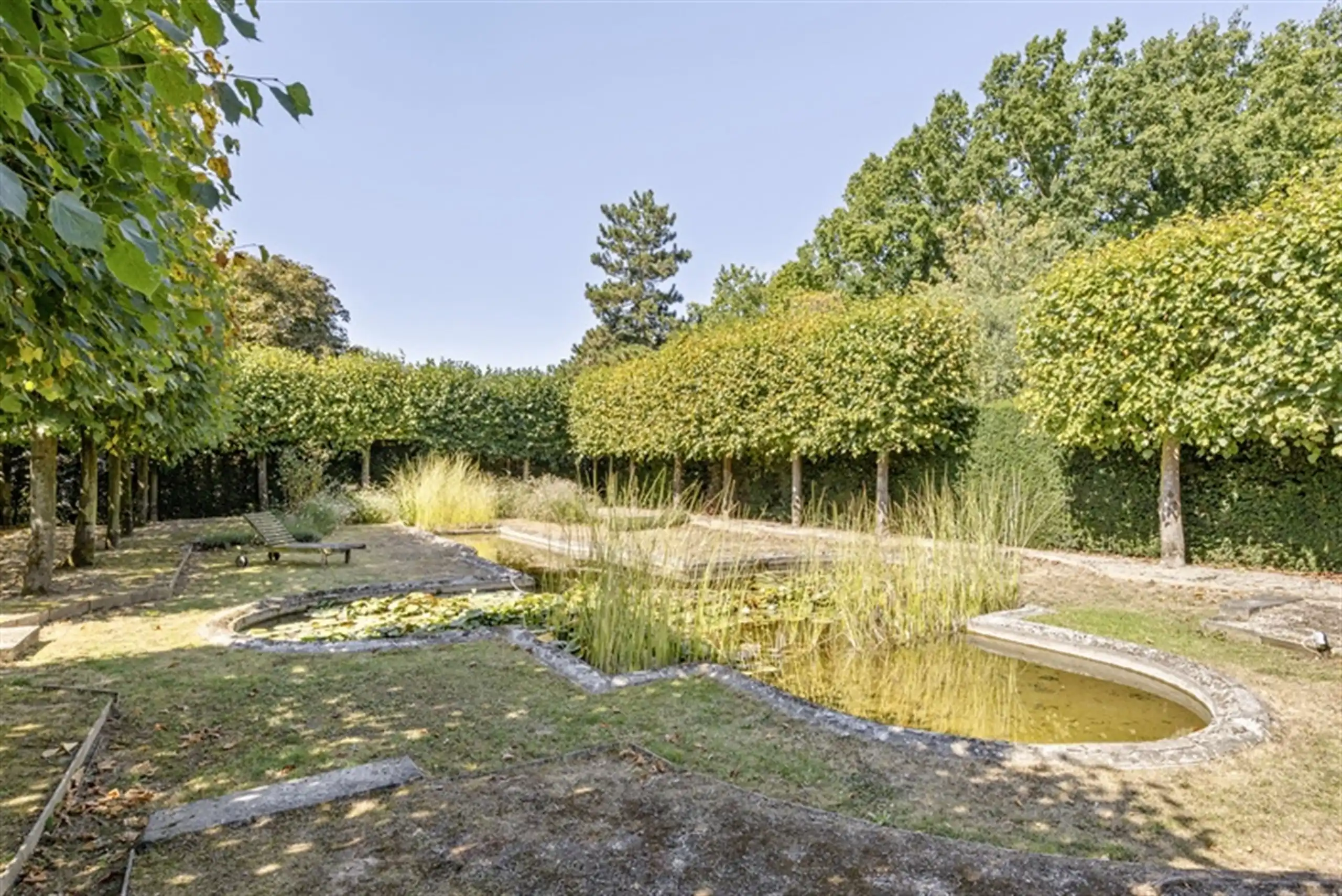 Elegante villa op toplocatie met dubbele garage foto 25