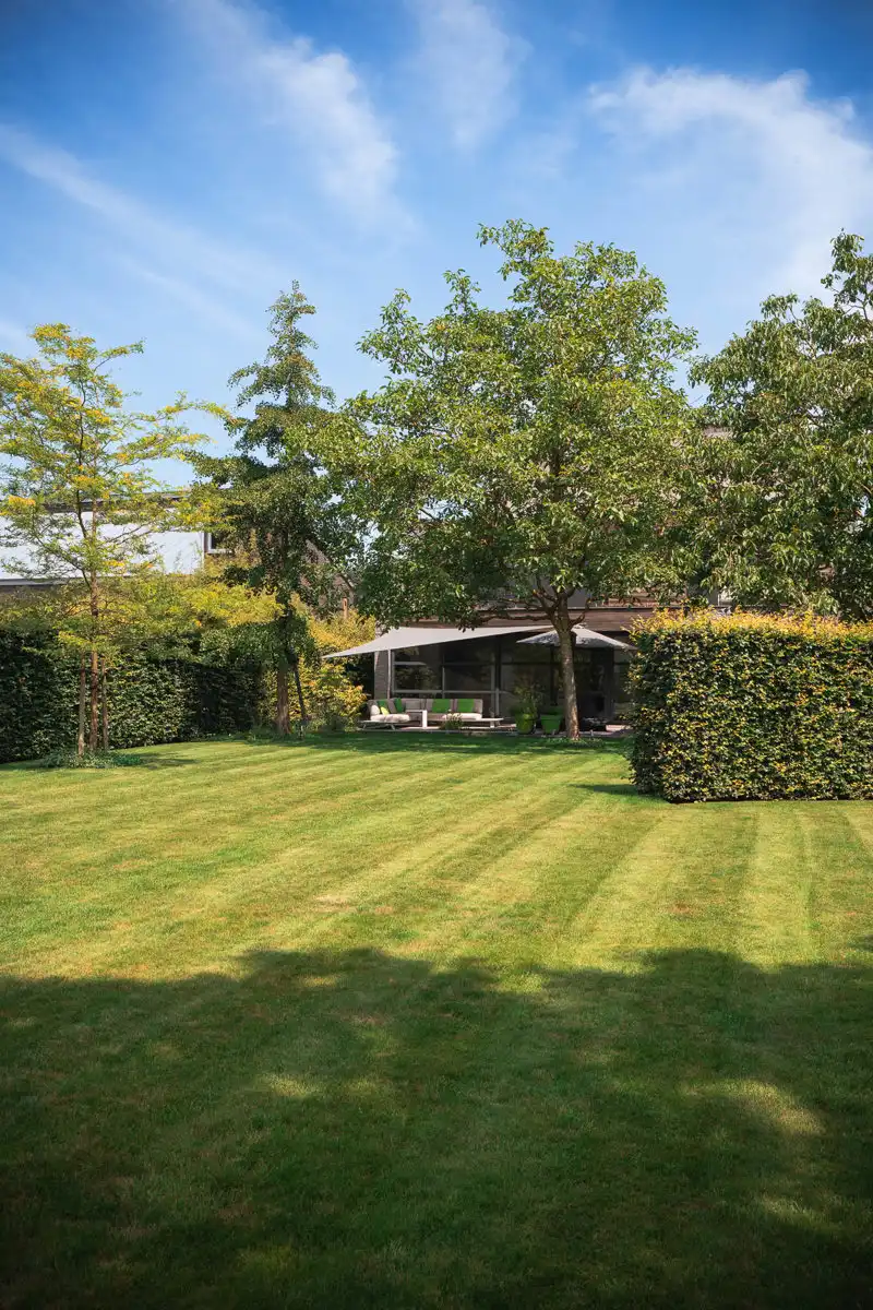 Stijlvolle, eigentijdse woning op een ruim perceel foto 54