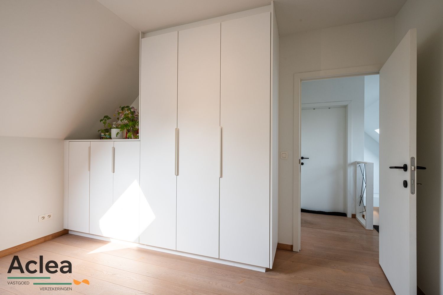 Lichtrijk, ruim duplex-appartement foto 27