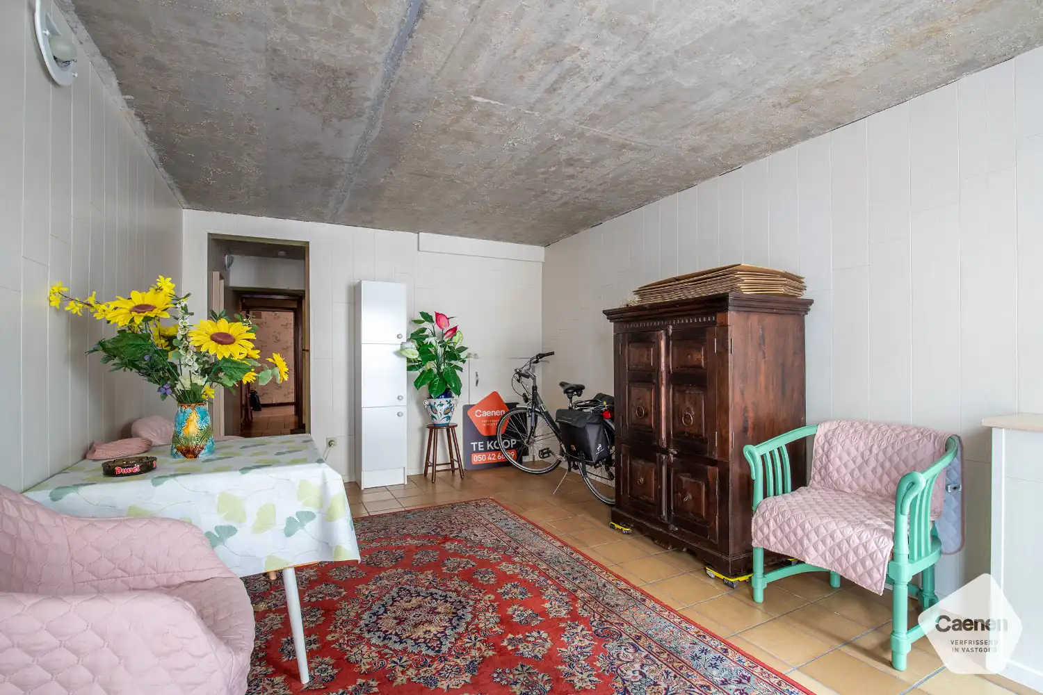 Ruime gezinswoning met inpandige garage op een rustige locatie foto 5