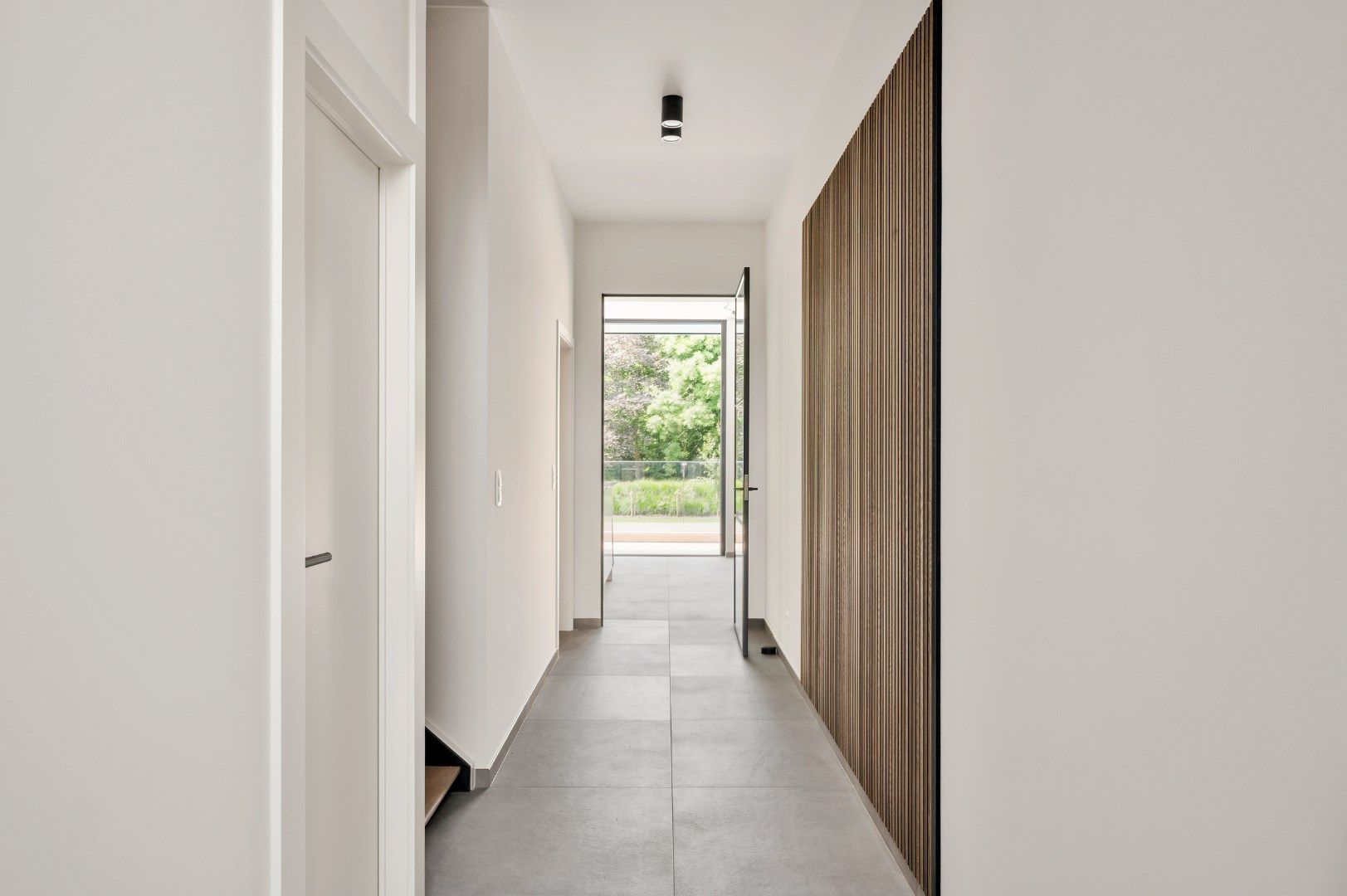 ENERGETISCHE HOOGSTAANDE GERENOVEERDE WONING MET VERWAMRD ZWEMBAD foto 14