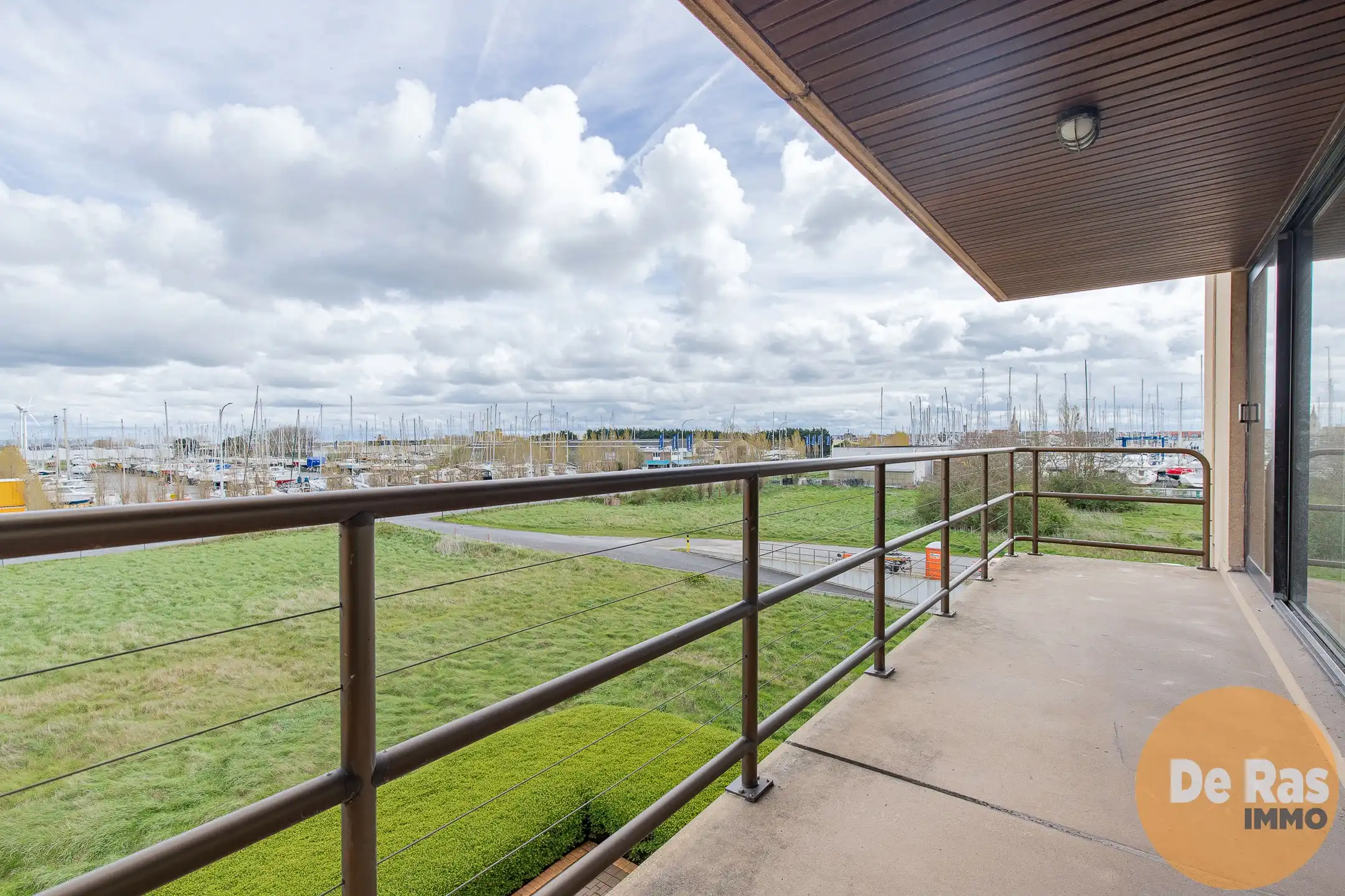 NIEUWPOORT – Ruim appartement op toplocatie aan de haven foto 17