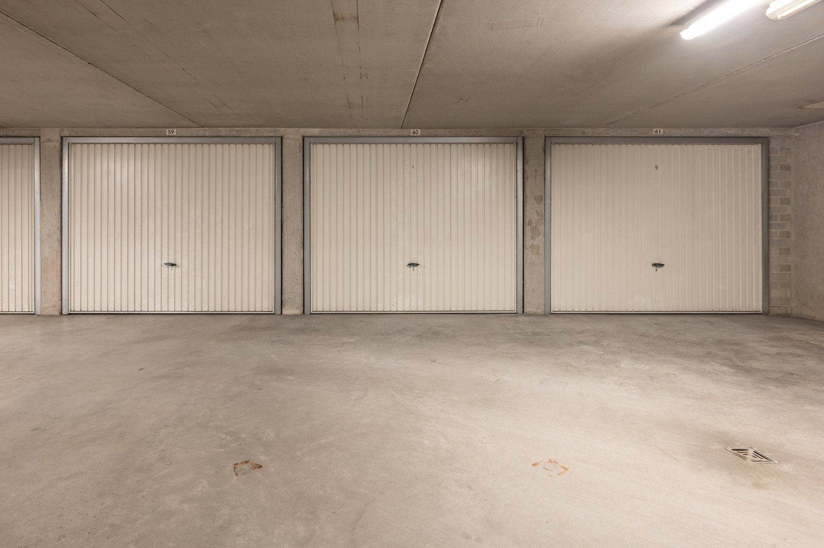 Twee-slaapkamer appartement in standingvolle villaresidentie in het Zoute foto 17