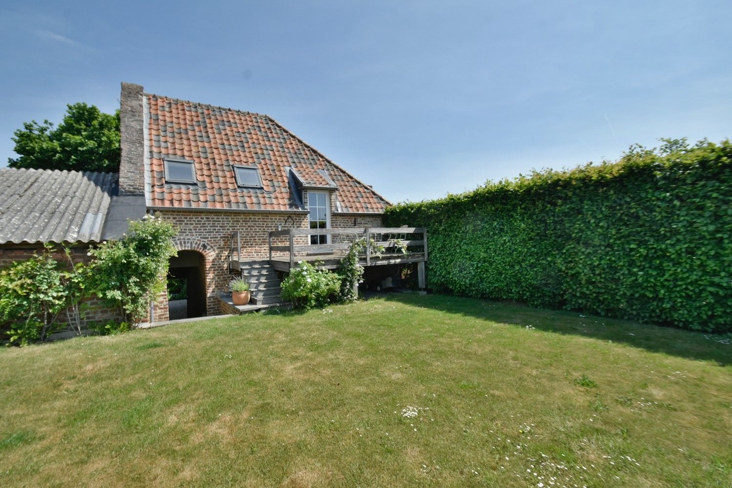 Uniek gerenoveerde riante hoeve met guesthouses en boordevol potentieel op een idyllische, natuurrijke locatie te Tongeren foto 7