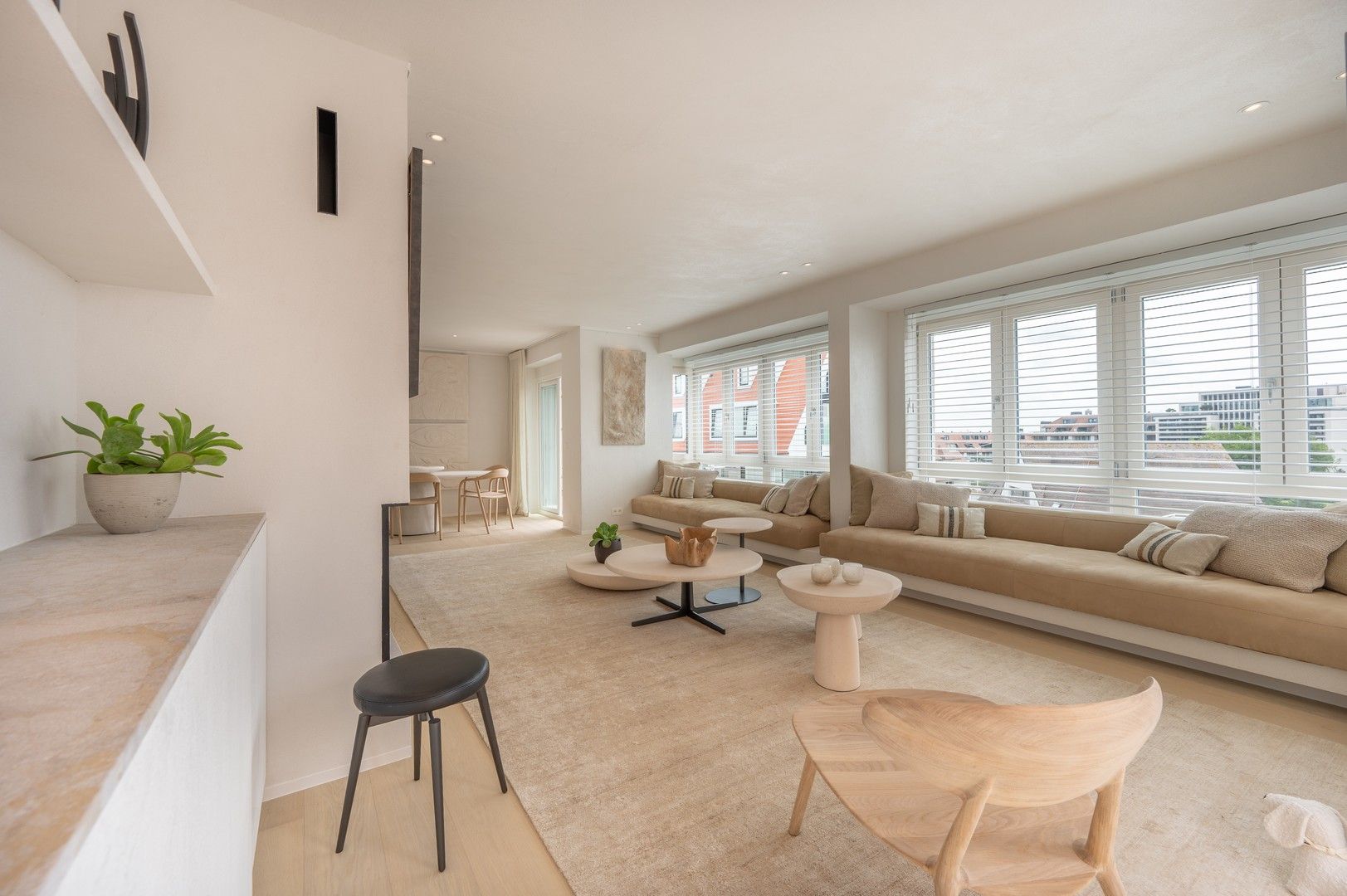Gerenoveerd hoekappartement met ruime zonneterrassen vlakbij de zee, het Zegemeer en het casino. foto 4