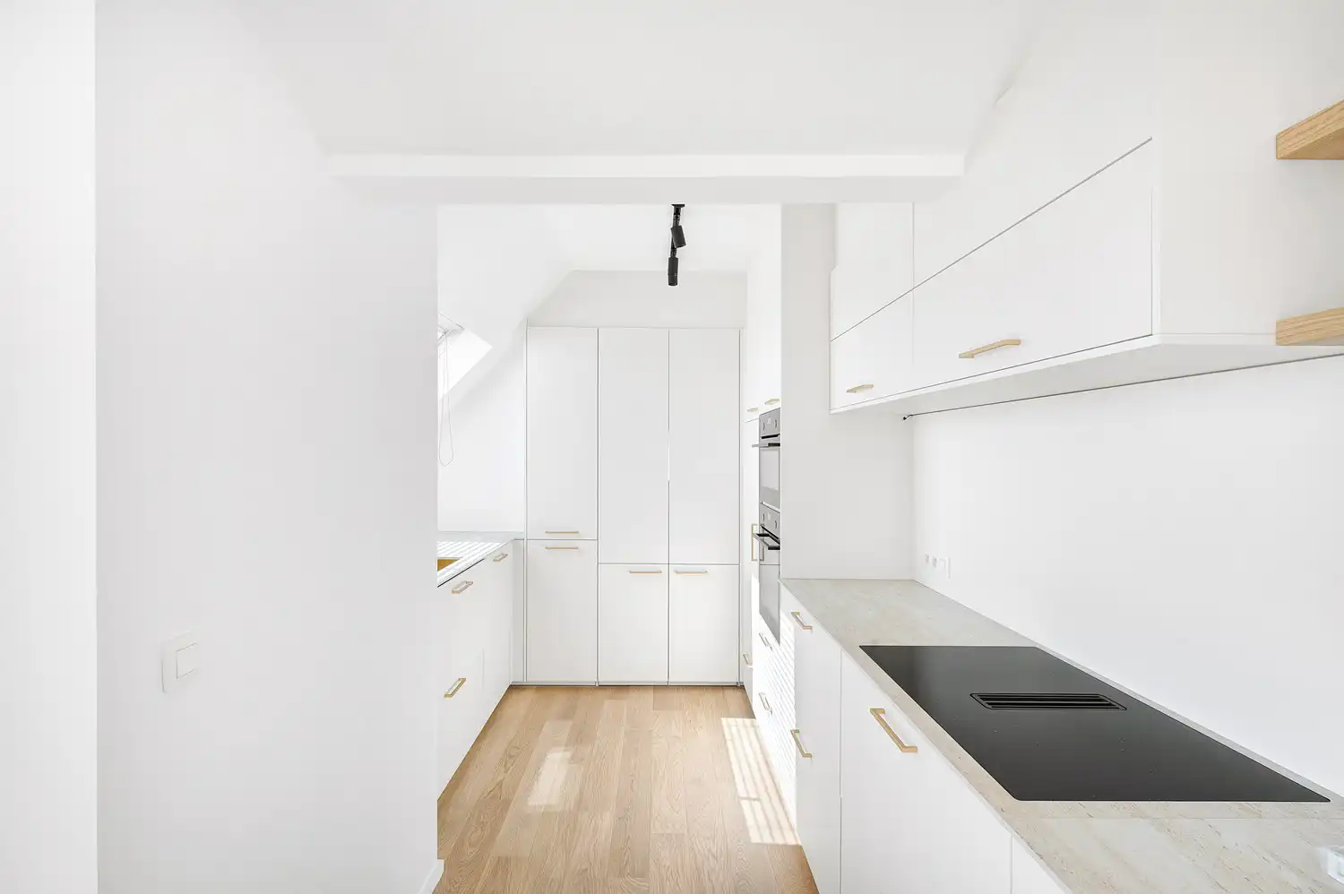 Uitzonderlijk duplex appartement met 4 slaapkamers en groot terras net achter de Zeedijk in Duinbergen foto 8