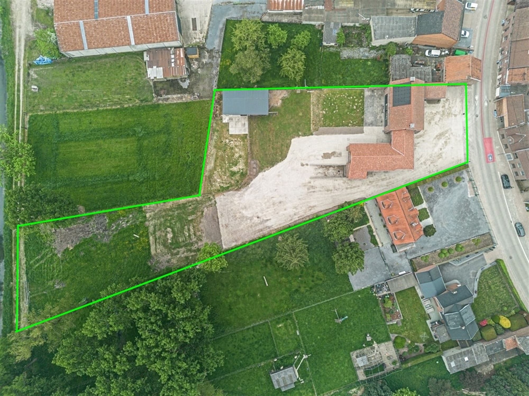 UNIEKE LANDELIJKE GEZINSWONING MET BIJBOUW VAN 320M² OP PRACHTIG PERCEEL  foto 3