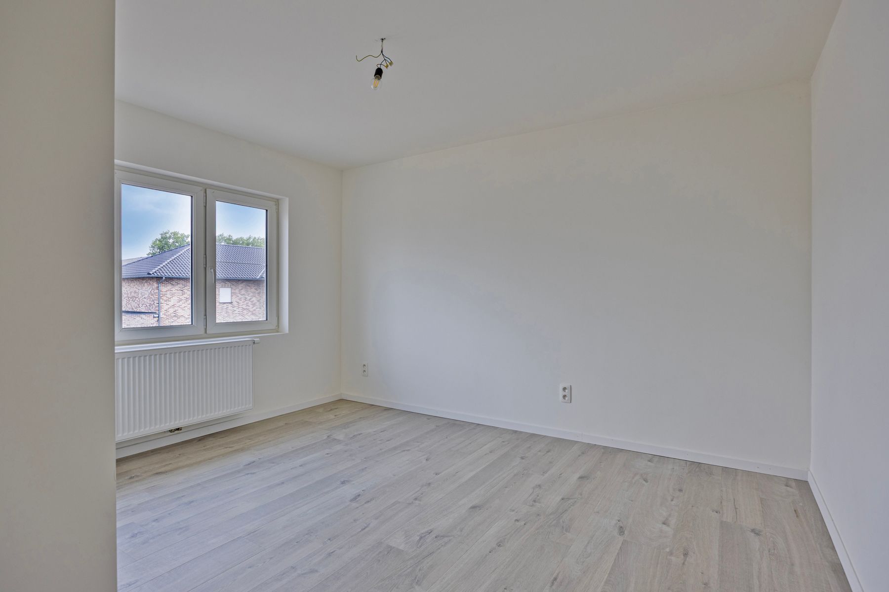 Volledig gerenoveerde gezinswoning te Bree. foto 22