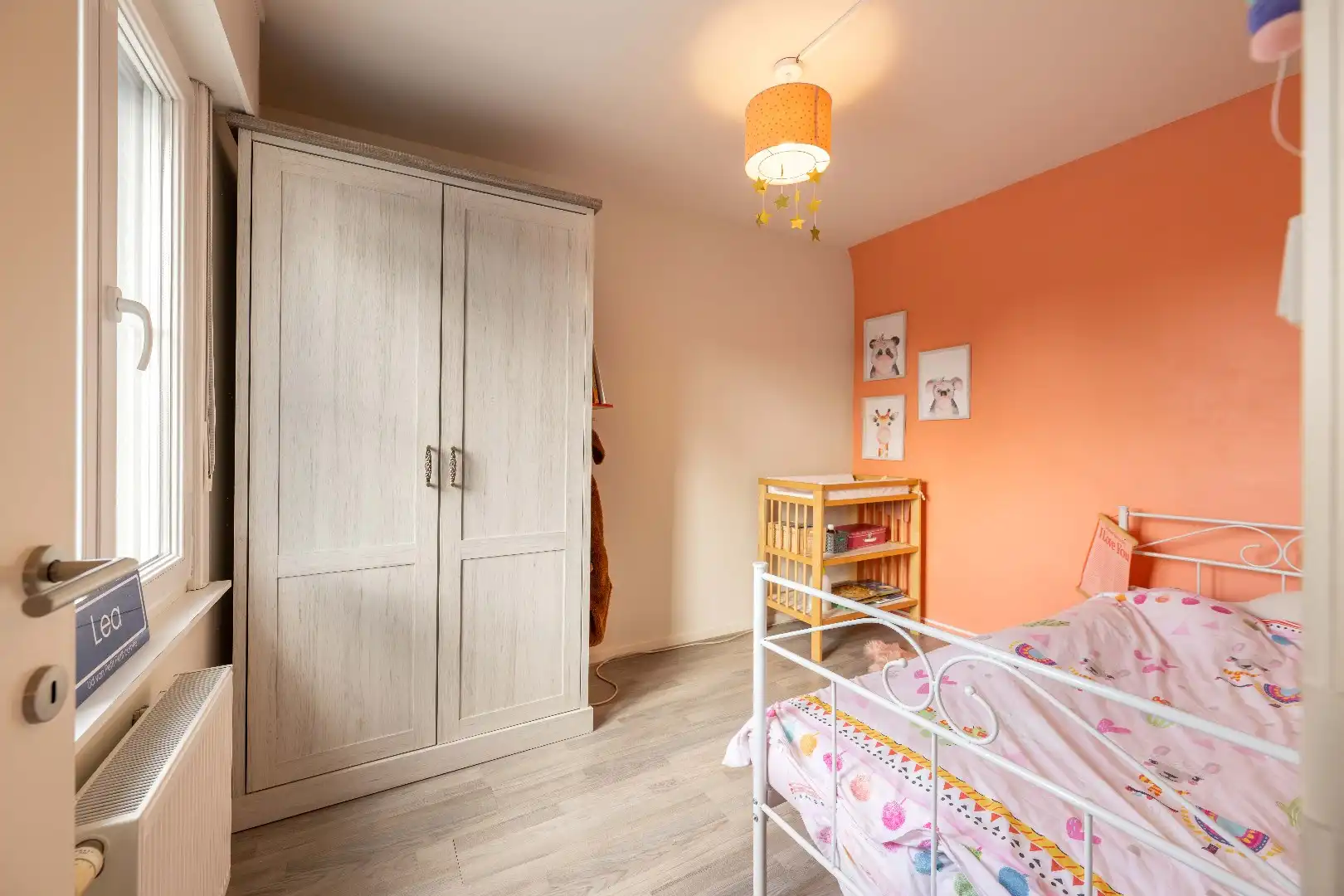 RUIME GEZINSWONING | 4 SLPKS | 2 BADKS | DUBBELE GARAGE & TOEGANG ACHTEROM  foto 13