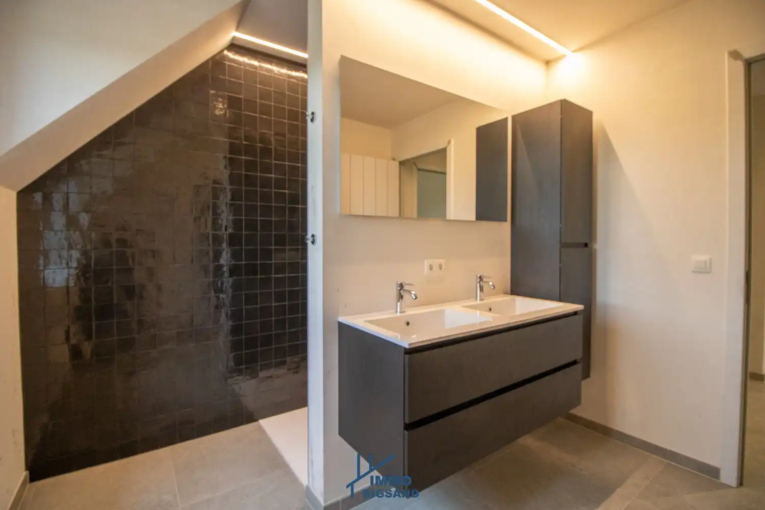 Nieuwbouwvilla te huur met ruime tuin, garage en 4 slaapkamers foto 8