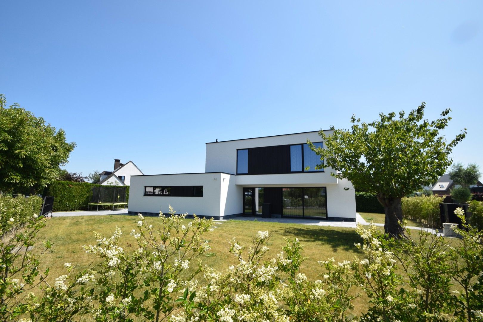 Alleenstaande moderne villa gelegen in een rustige residentiële omgeving te Knokke foto 22