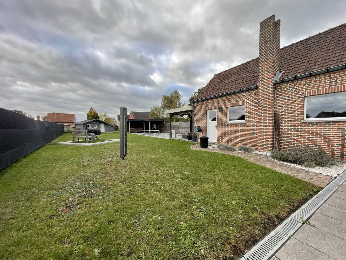 Gunstig gelegen woning met zwembad foto 28