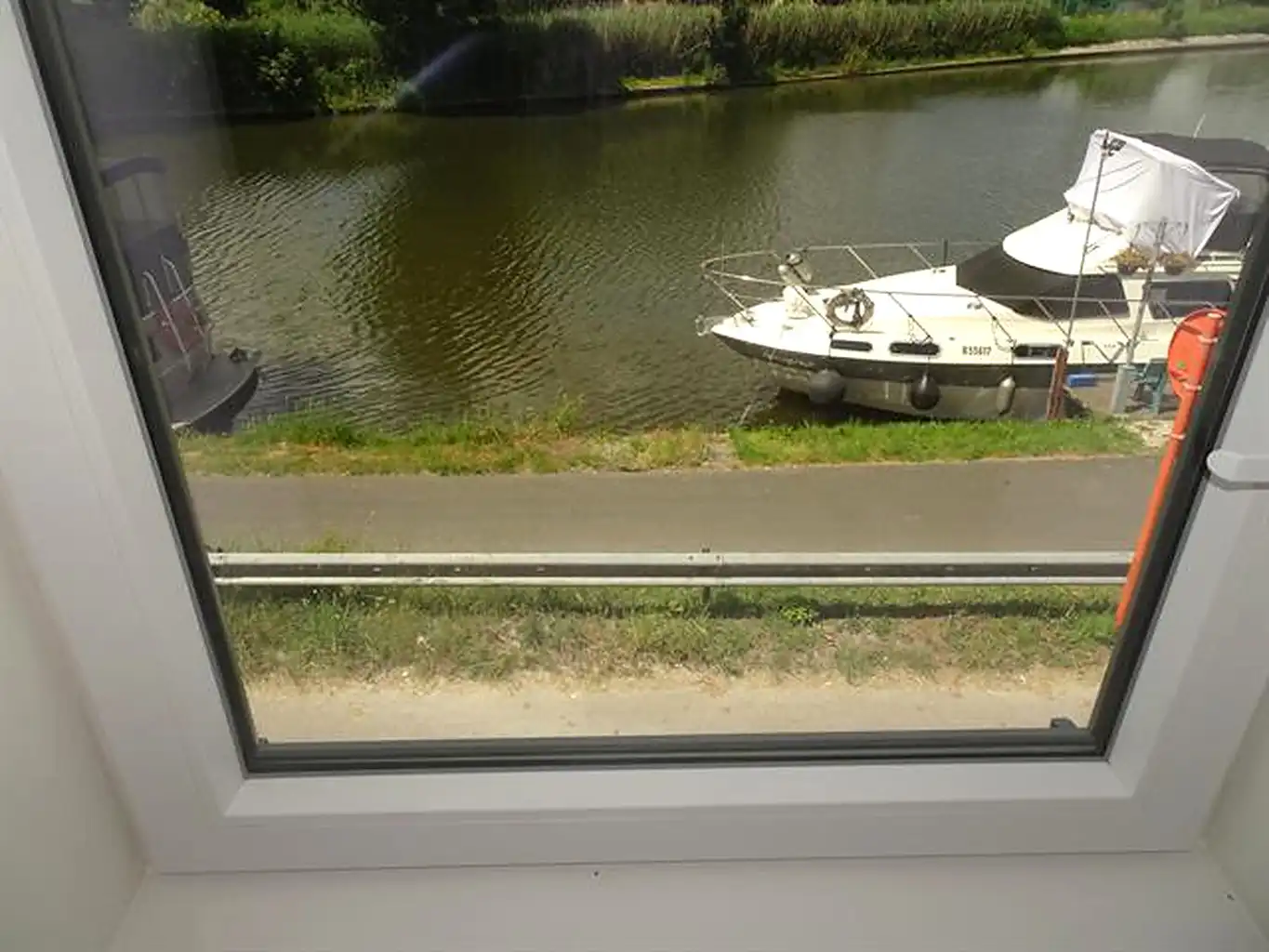 Zeer rustig gelegen ruime woning te huur foto 16