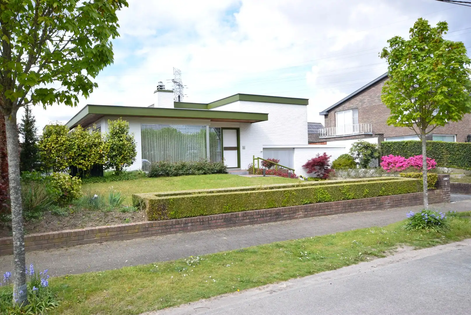  Stijlvolle bungalow in residentiële wijk te Beveren (Roeselare) foto {{pictureIndex}}
