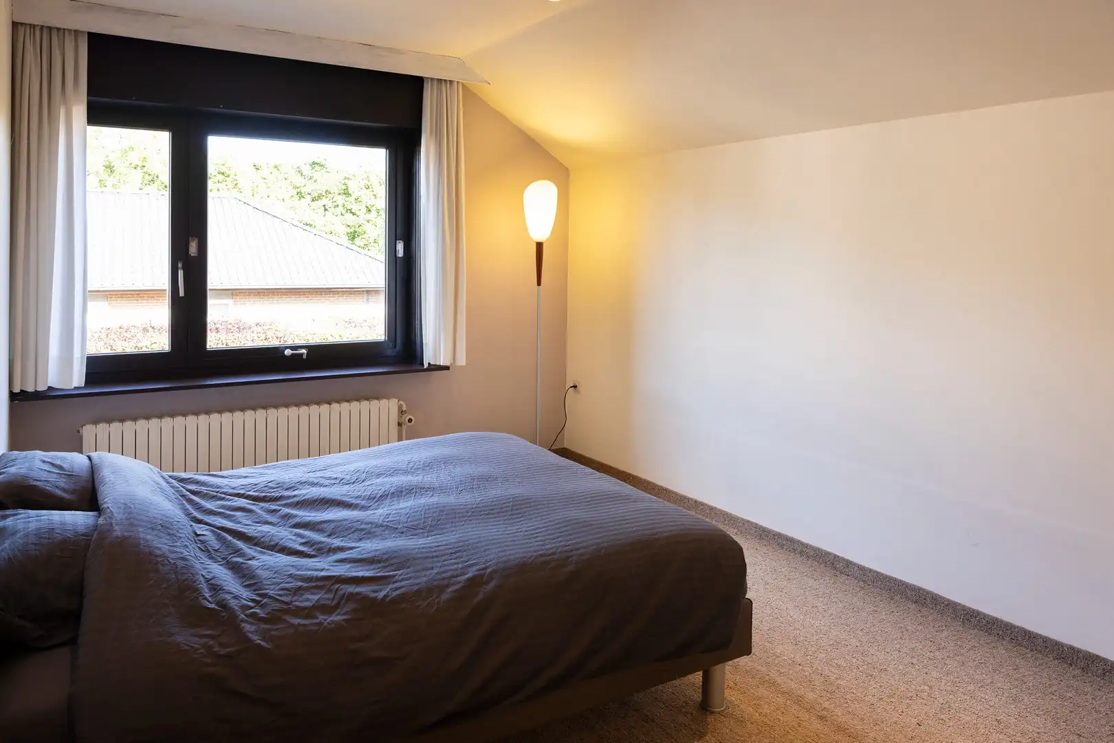 Uiterst residentieel gelegen alleenstaande woning. foto 10