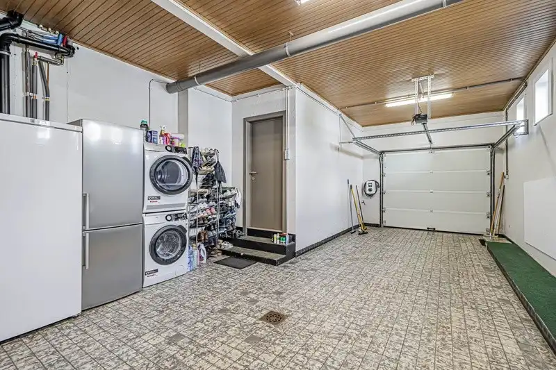 Karaktervolle, statige villawoning met 3 à 4 slpks en royale tuin foto 35