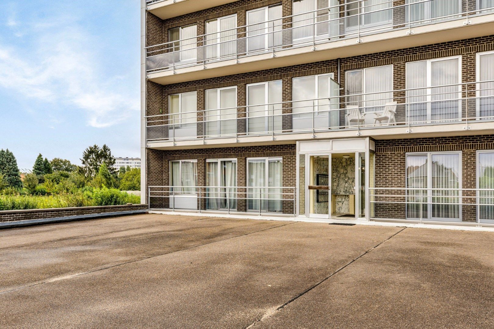 Gelijkvloers appartement met 2 slaapkamers en 2 terrassen foto 3