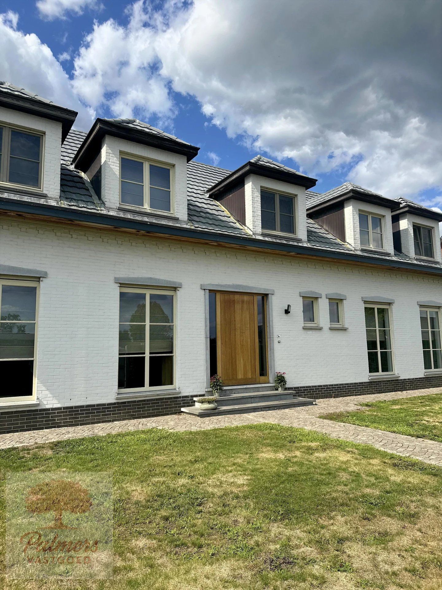 Discreet gelegen villa met karakter en comfort in hartje Alken foto 39