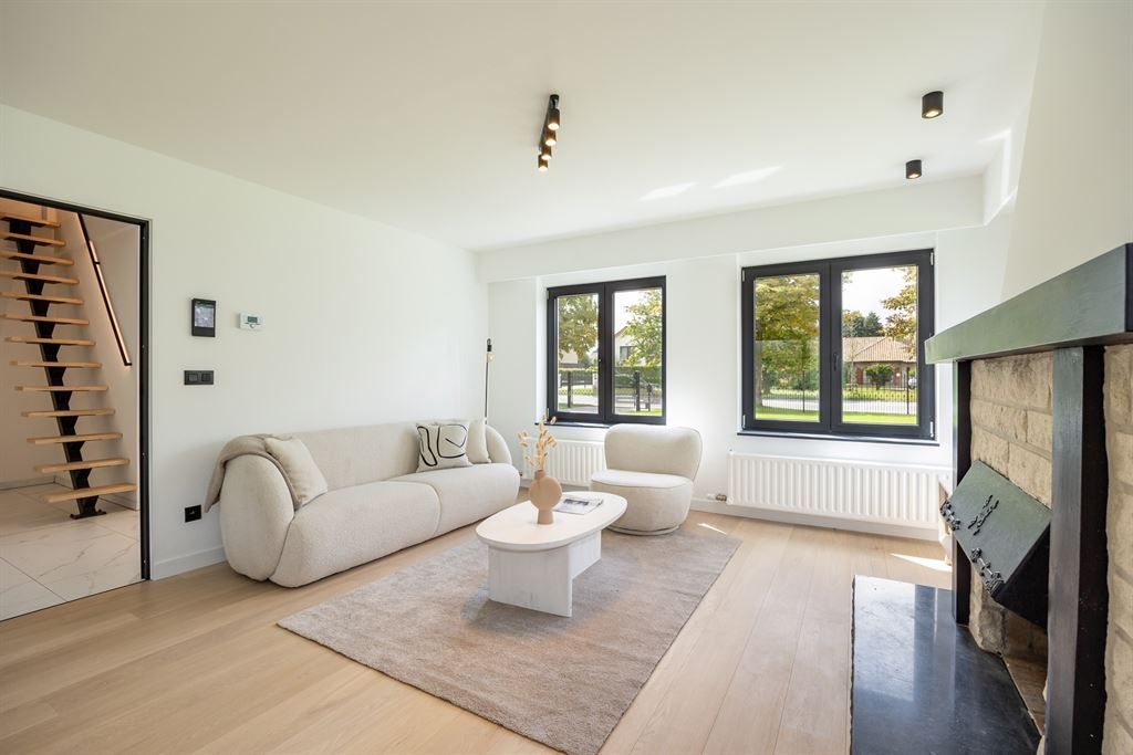 Stijlvol gerenoveerde villa met ruime tuin foto 11