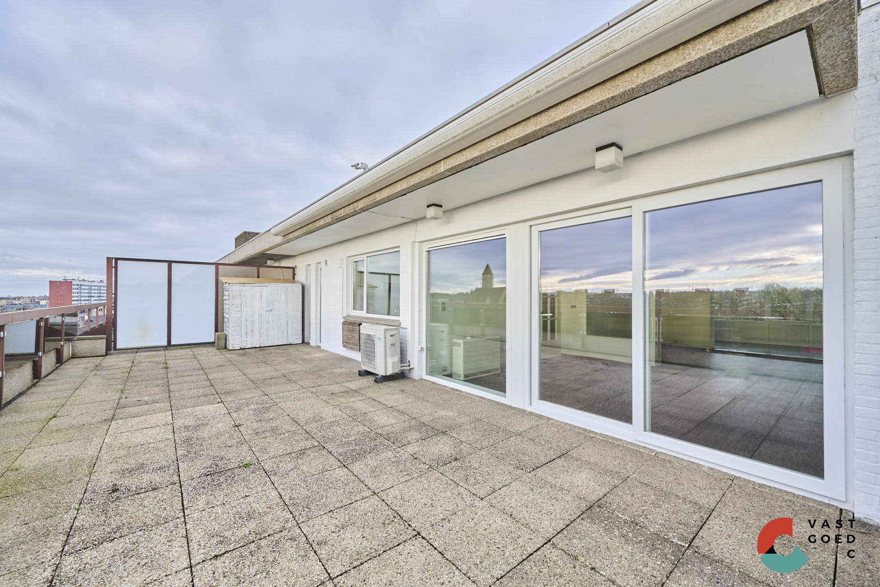 Prachtig dakappartement in Genk met ruim zonneterras foto 15