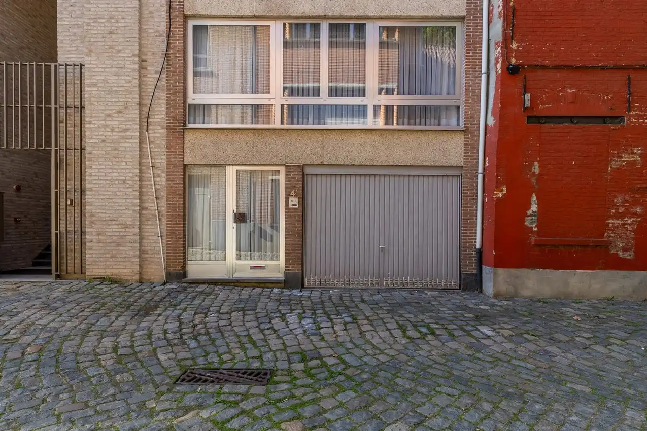 Stadswoning met inpandige garage in het centrum van Aarschot foto 2