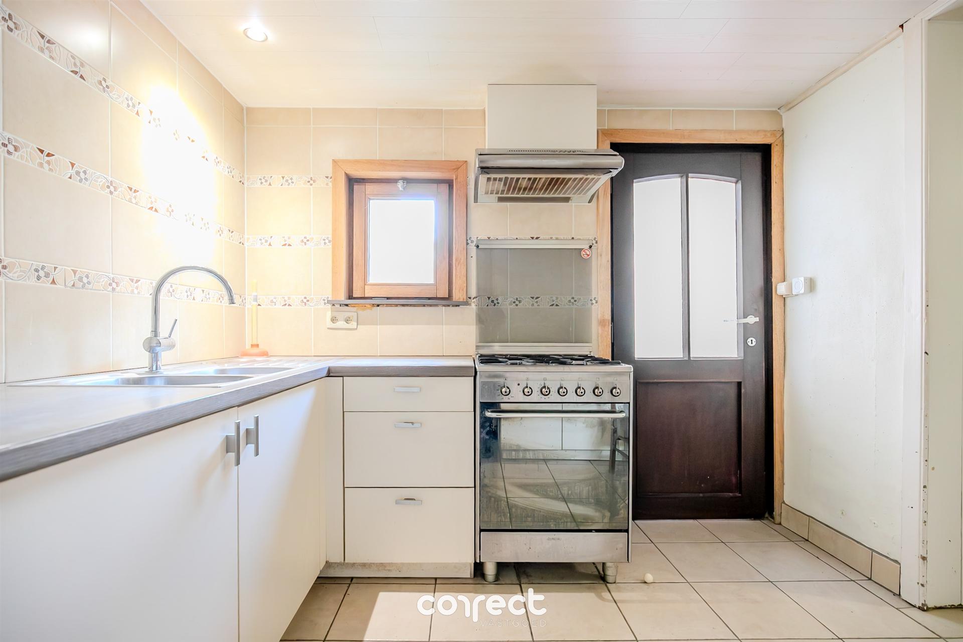 Renovatieproject op ruim perceel in Sint-Michiels foto 6