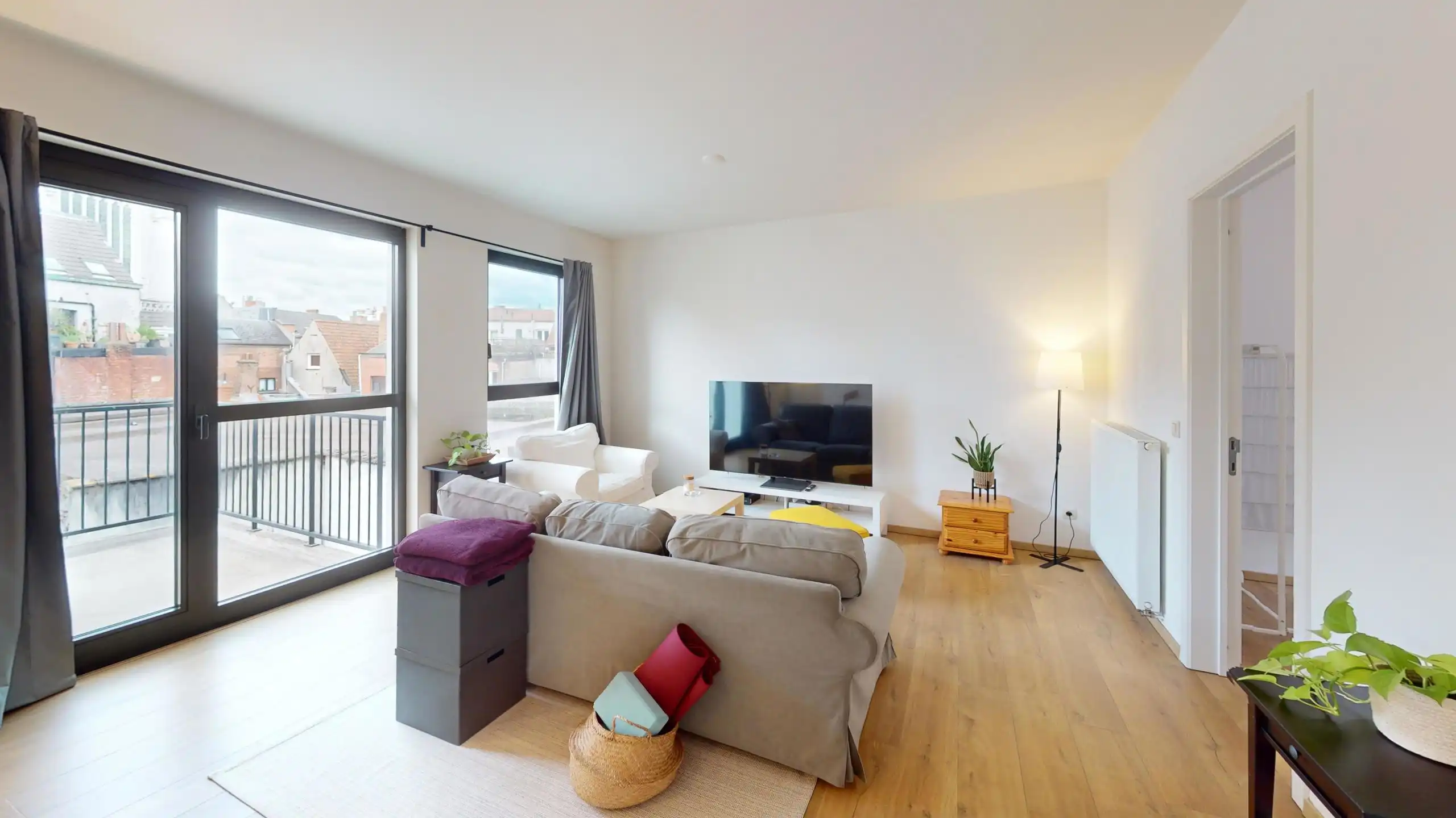 ANTWERPEN - Licht appartement met ruim terras en zicht op de kathedraal foto 2