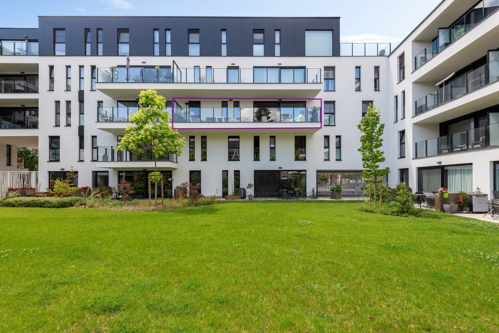 Modern appartement met drie slaapkamers foto 3