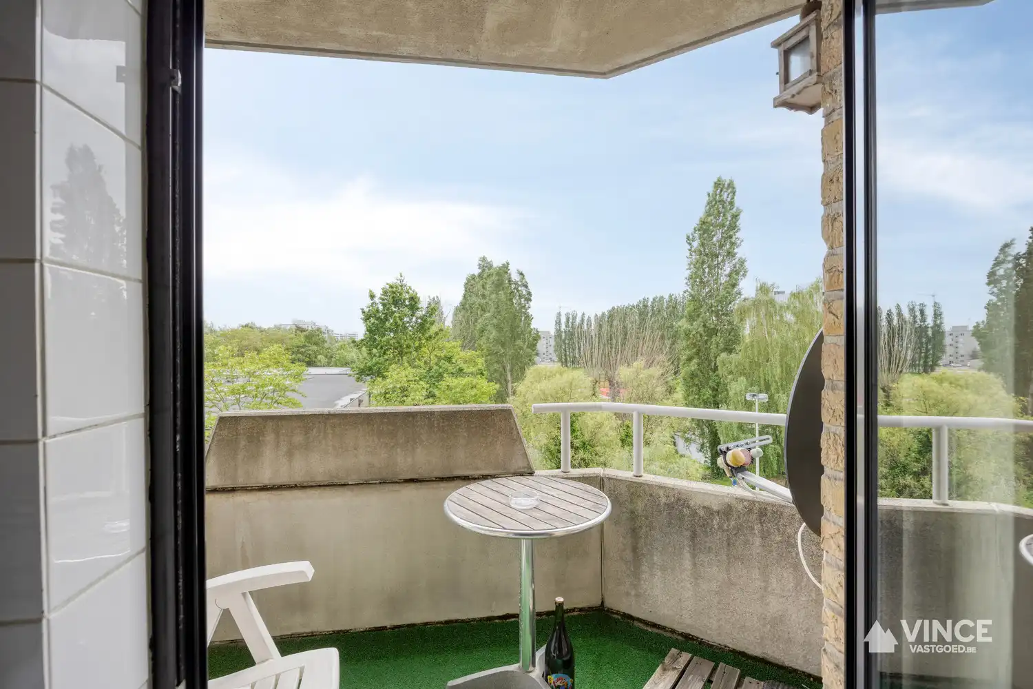 Instapklaar appartement met terras op toplocatie in Ekeren foto 8