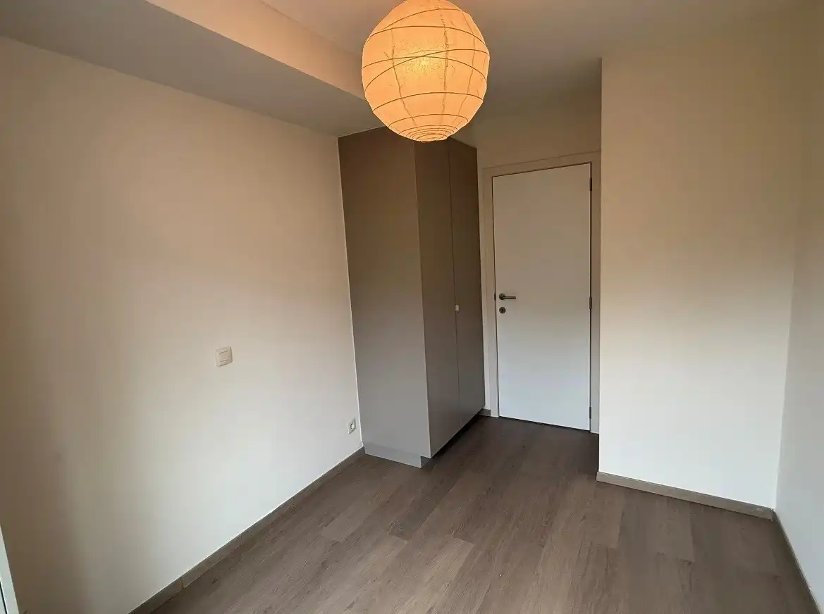 Instapklaar appartement met 2 slaapkamers en terras op wandelafstand van zeedijk. foto 6