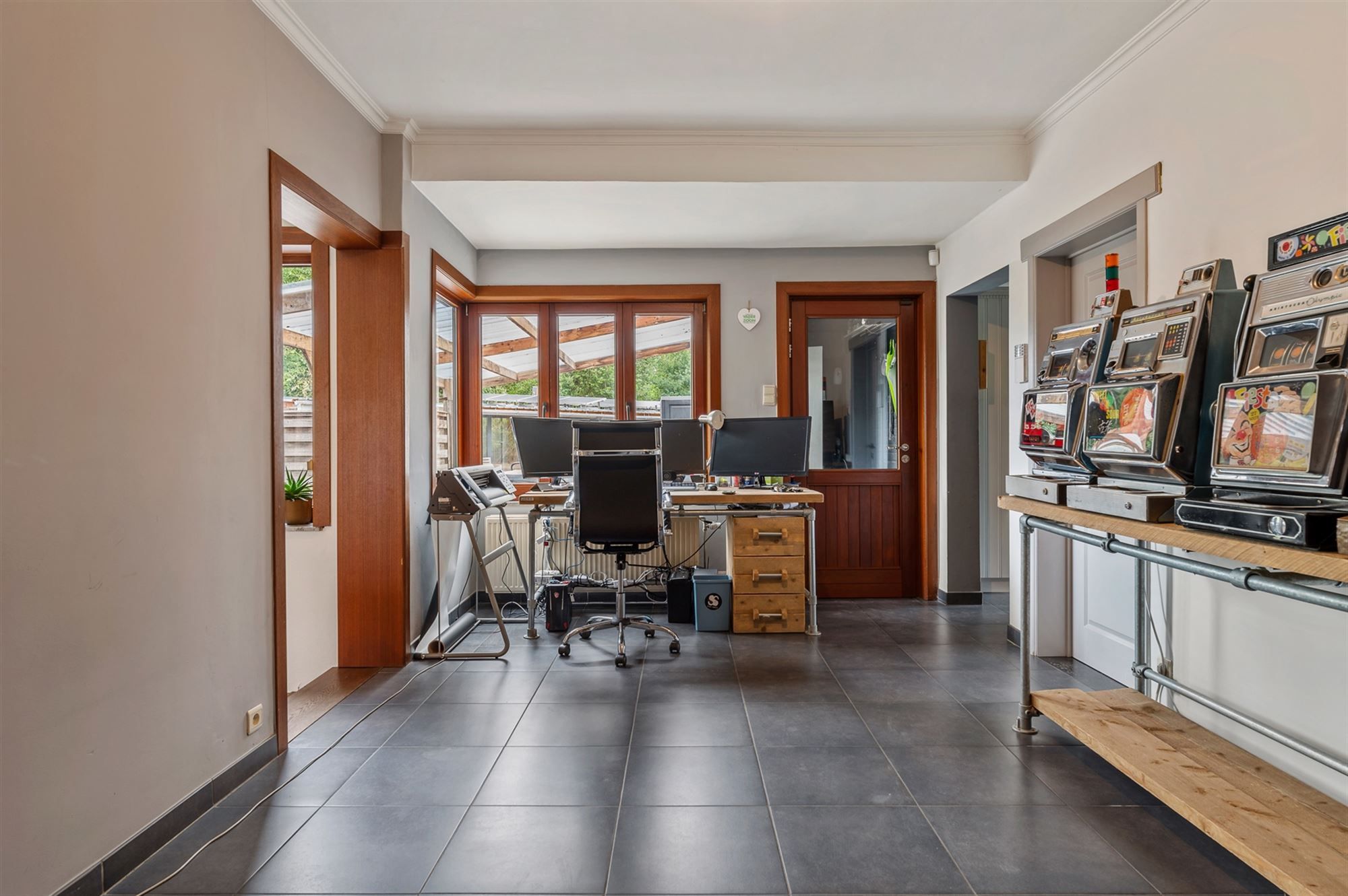 RUIME WONING (213M2) MET 5 SLAAPKAMERS + POLYVALENTE RUIMTE VAN 240M2 OP EEN PERCEEL VAN 18A91 foto 13