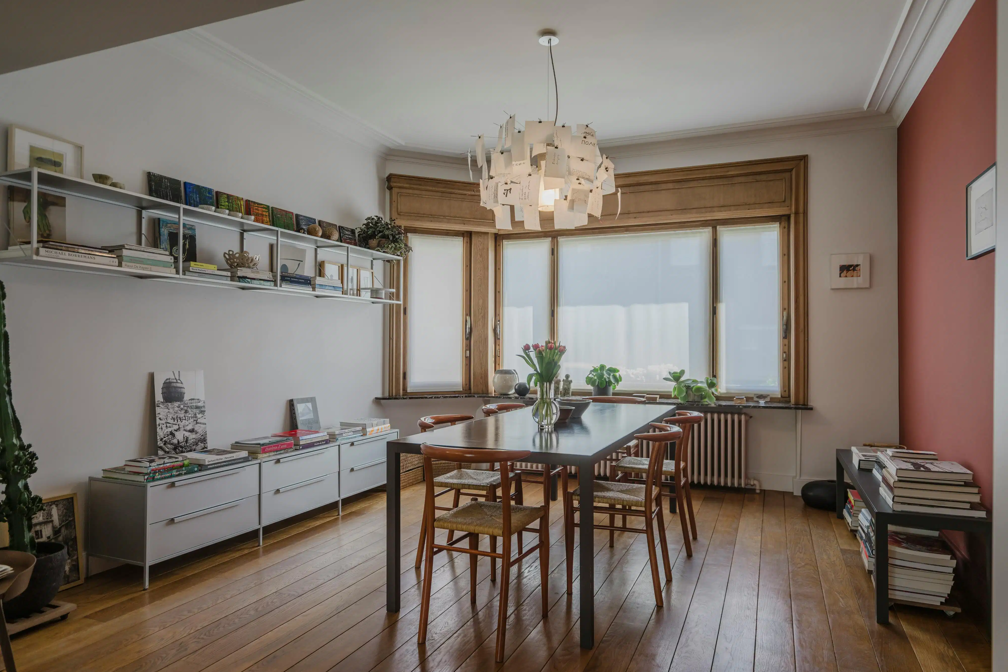Karaktervolle burgerwoning met charmante tuin in Wevelgem foto 8