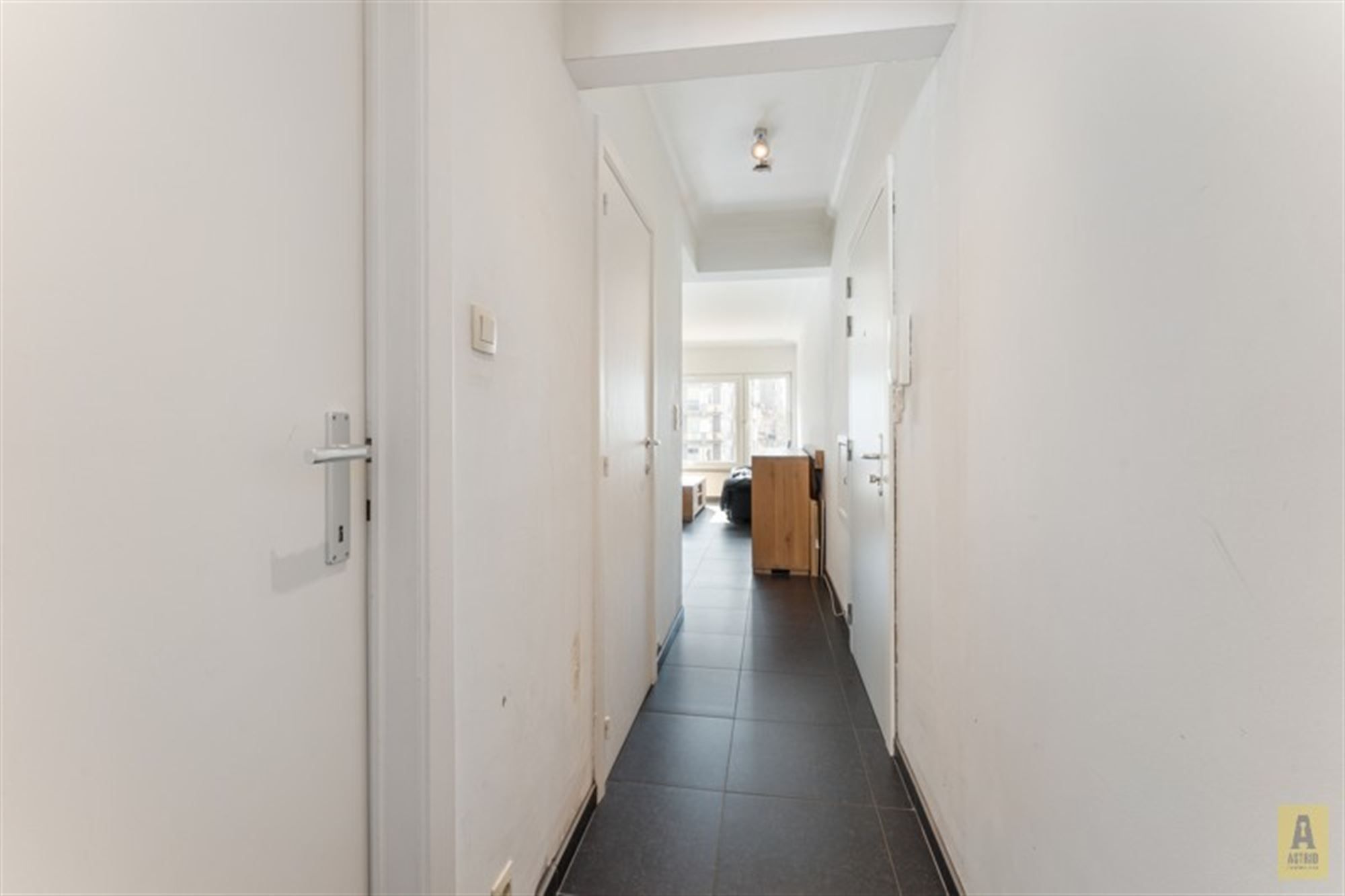 Instapklaar zonnig appartement in centrum en vlak aan de dijk! foto 12