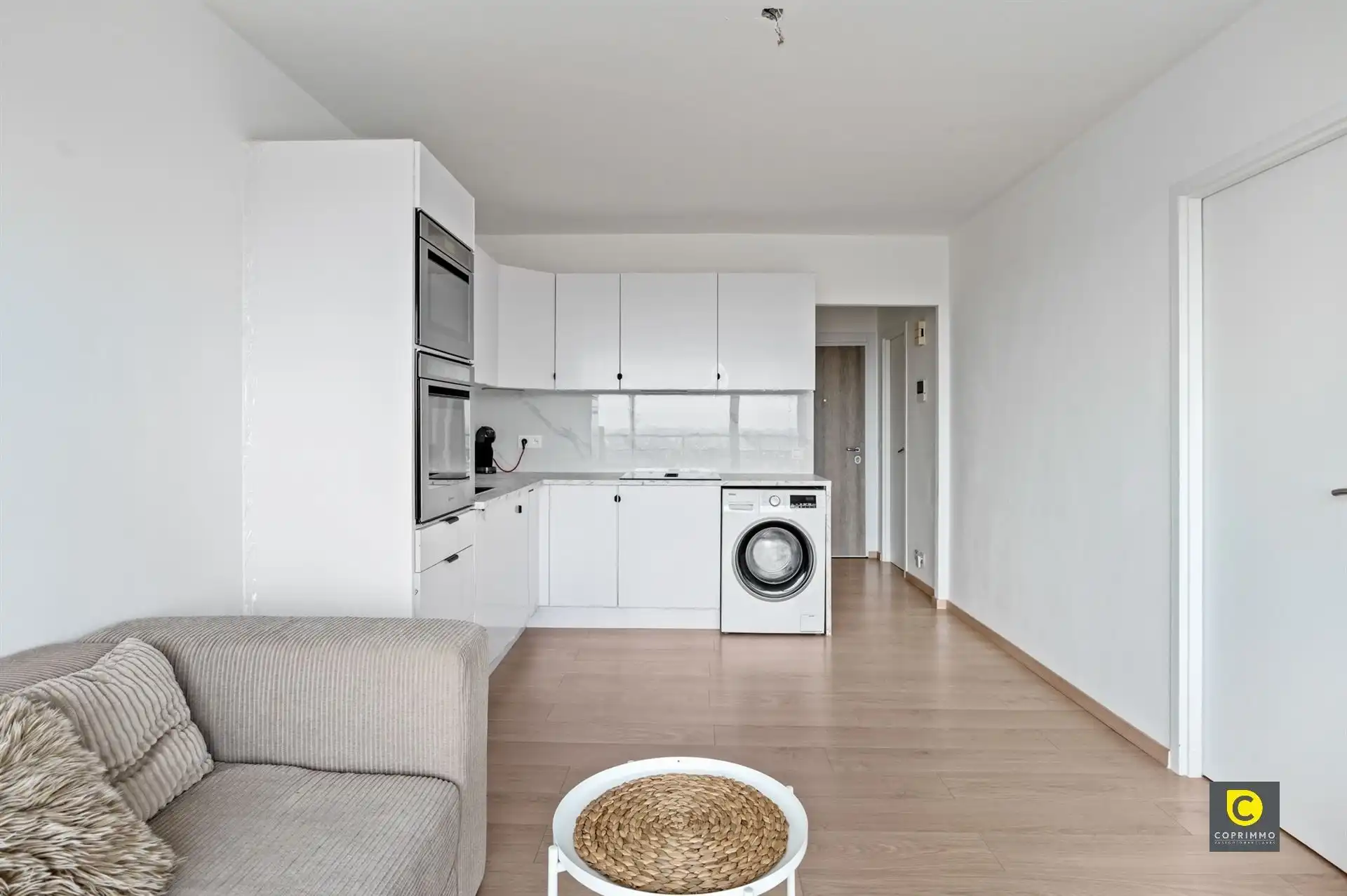 Kwalitatief gerenoveerd appartement met terras foto 6