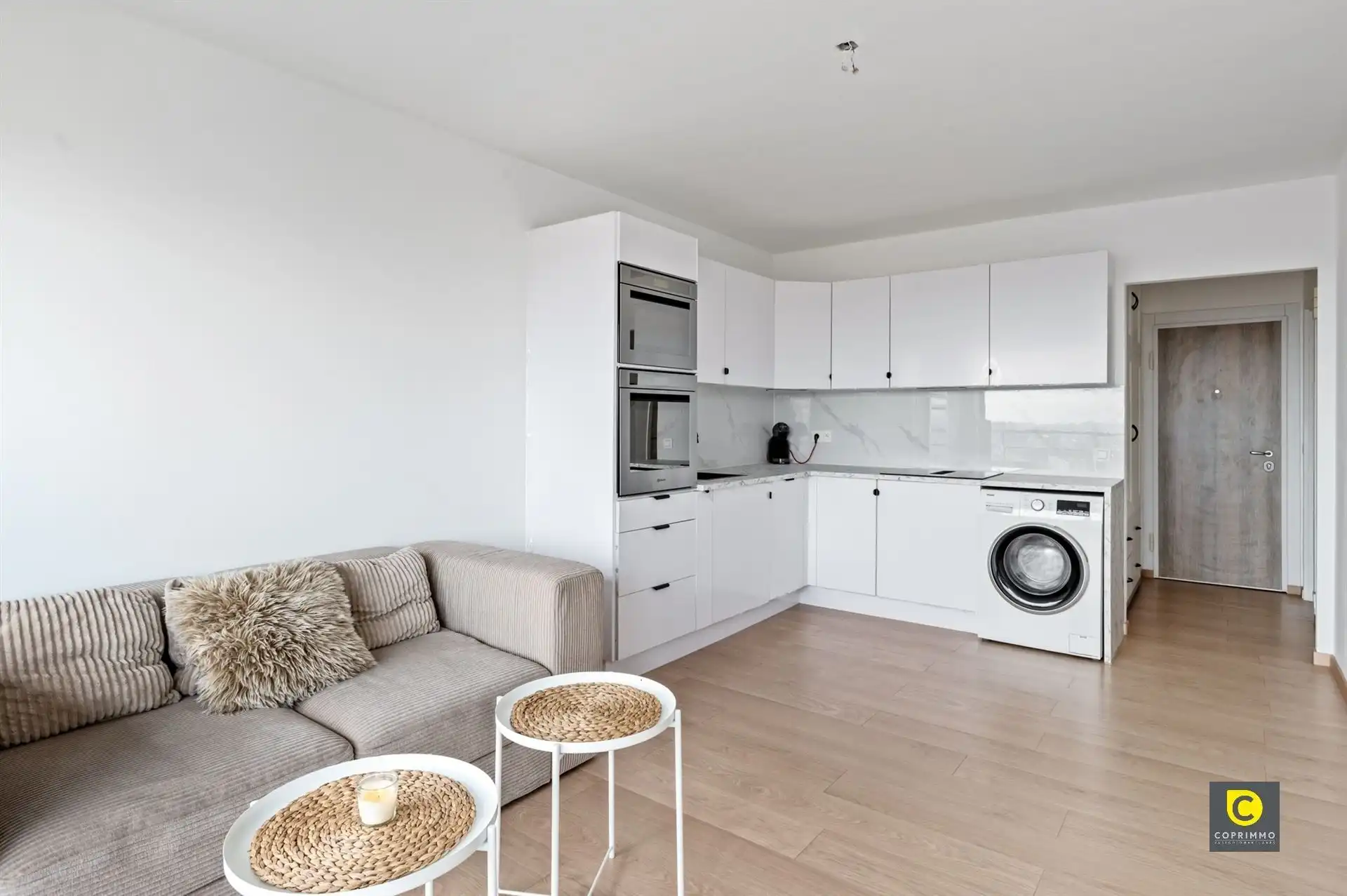 Kwalitatief gerenoveerd appartement met terras foto 6