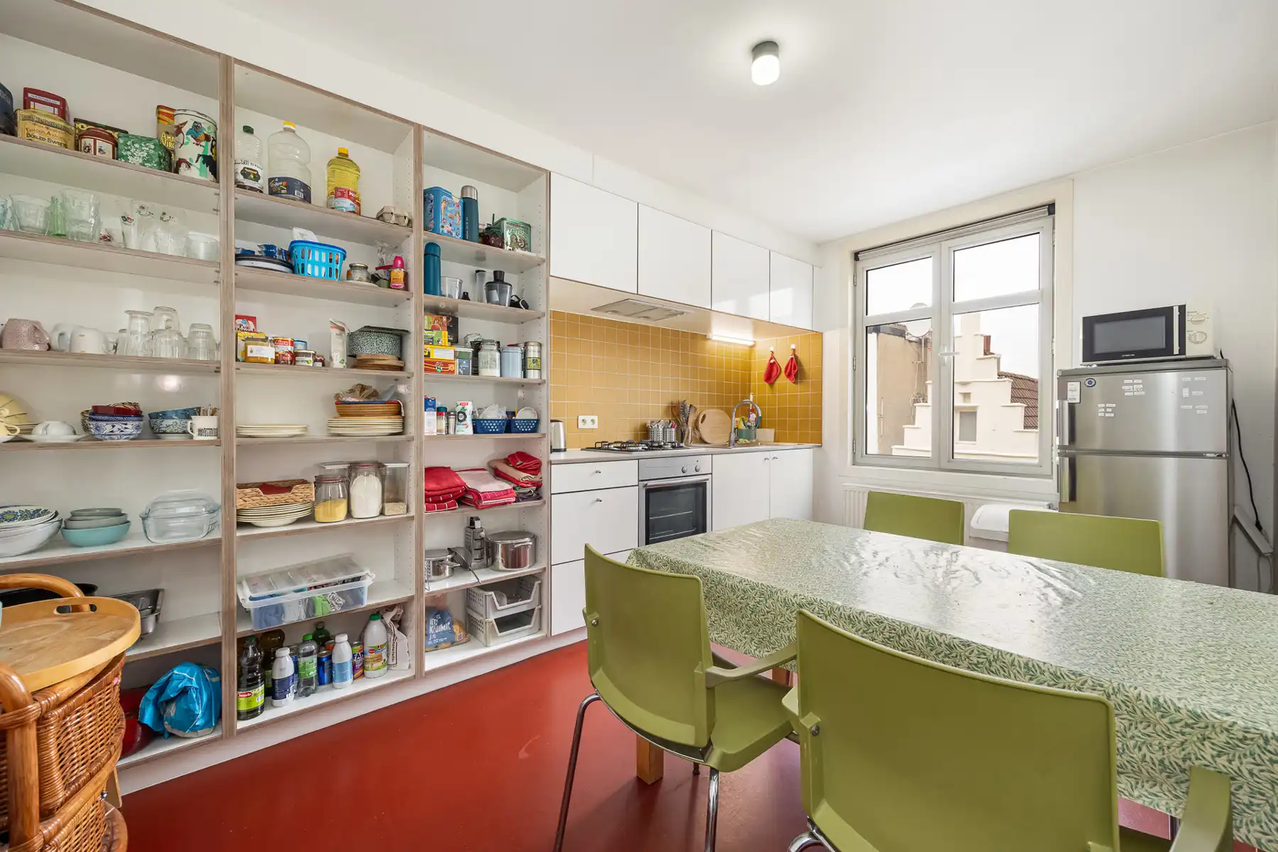 Instapklaar 2-slaapkamerappartement nabij de Grote Markt! foto 3